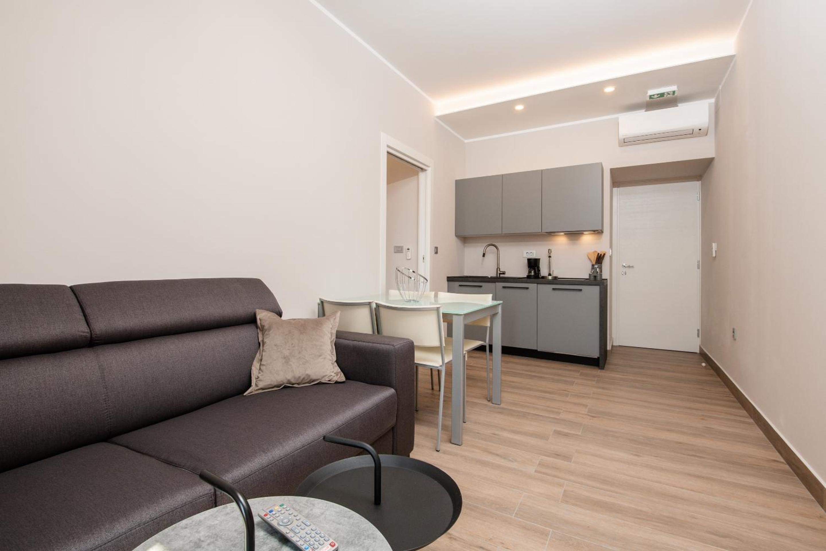 One-Bedroom Apartment - Photo 10