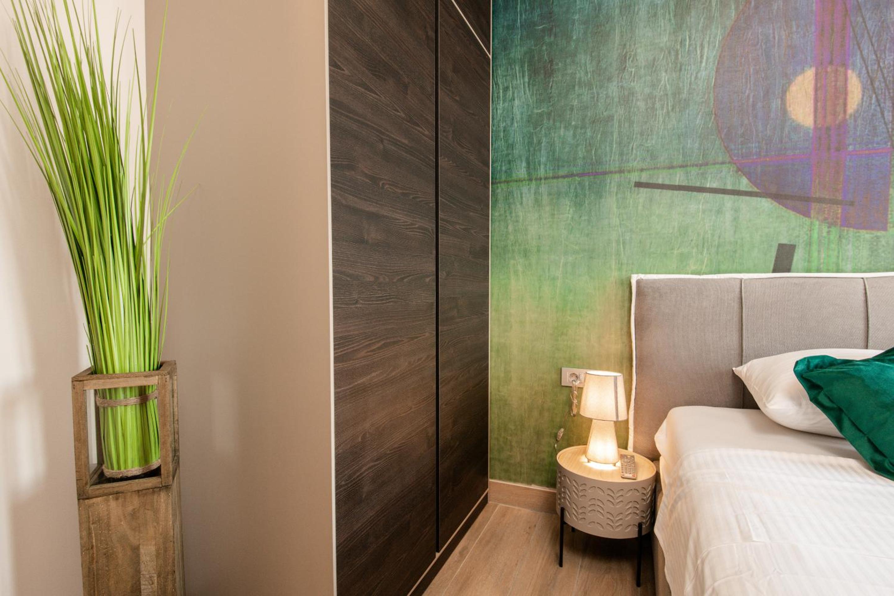 Deluxe Queen Room - Photo 18