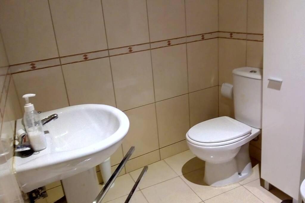 Two-Bedroom Apartment - Photo 23