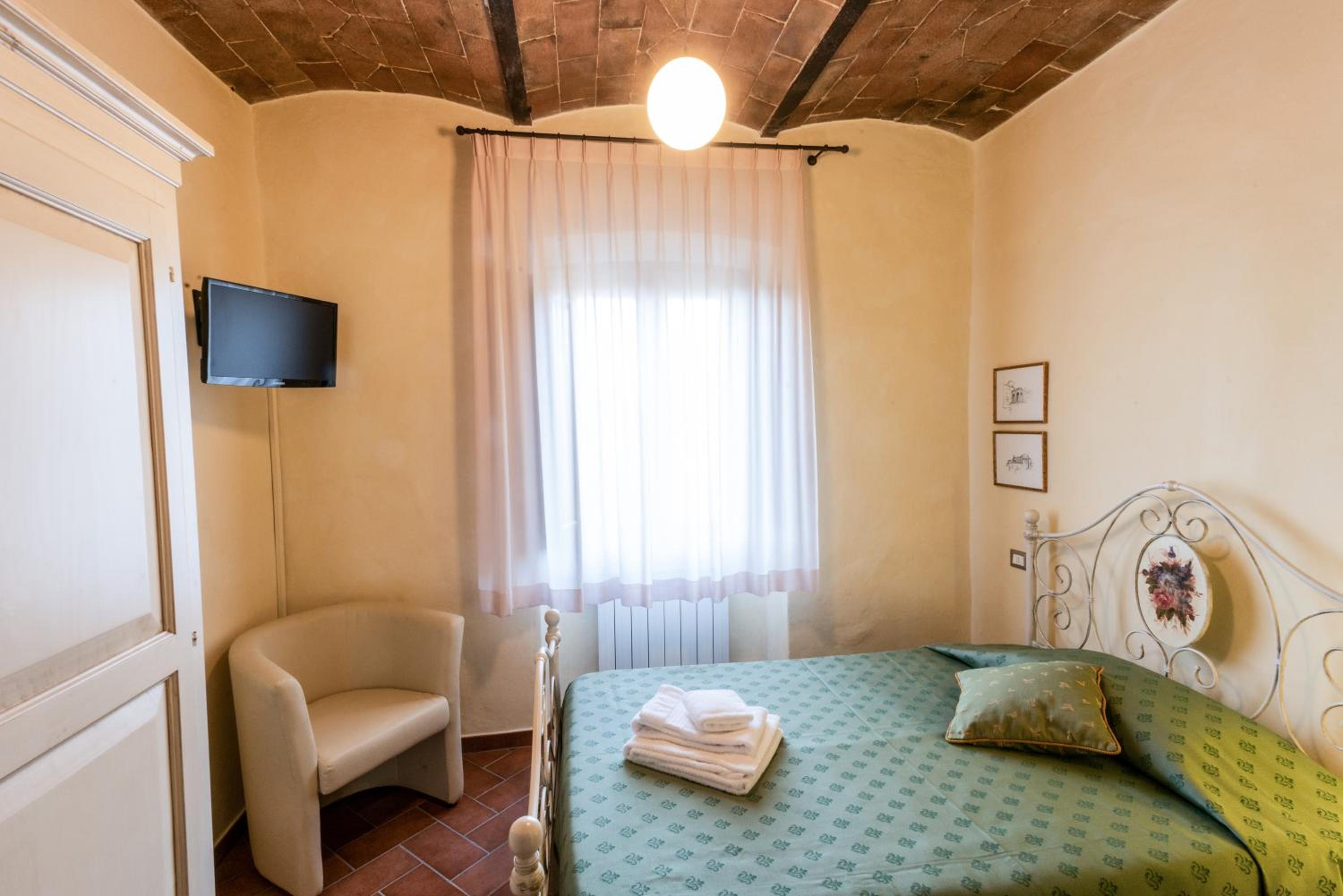 Three-Bedroom House photo 2