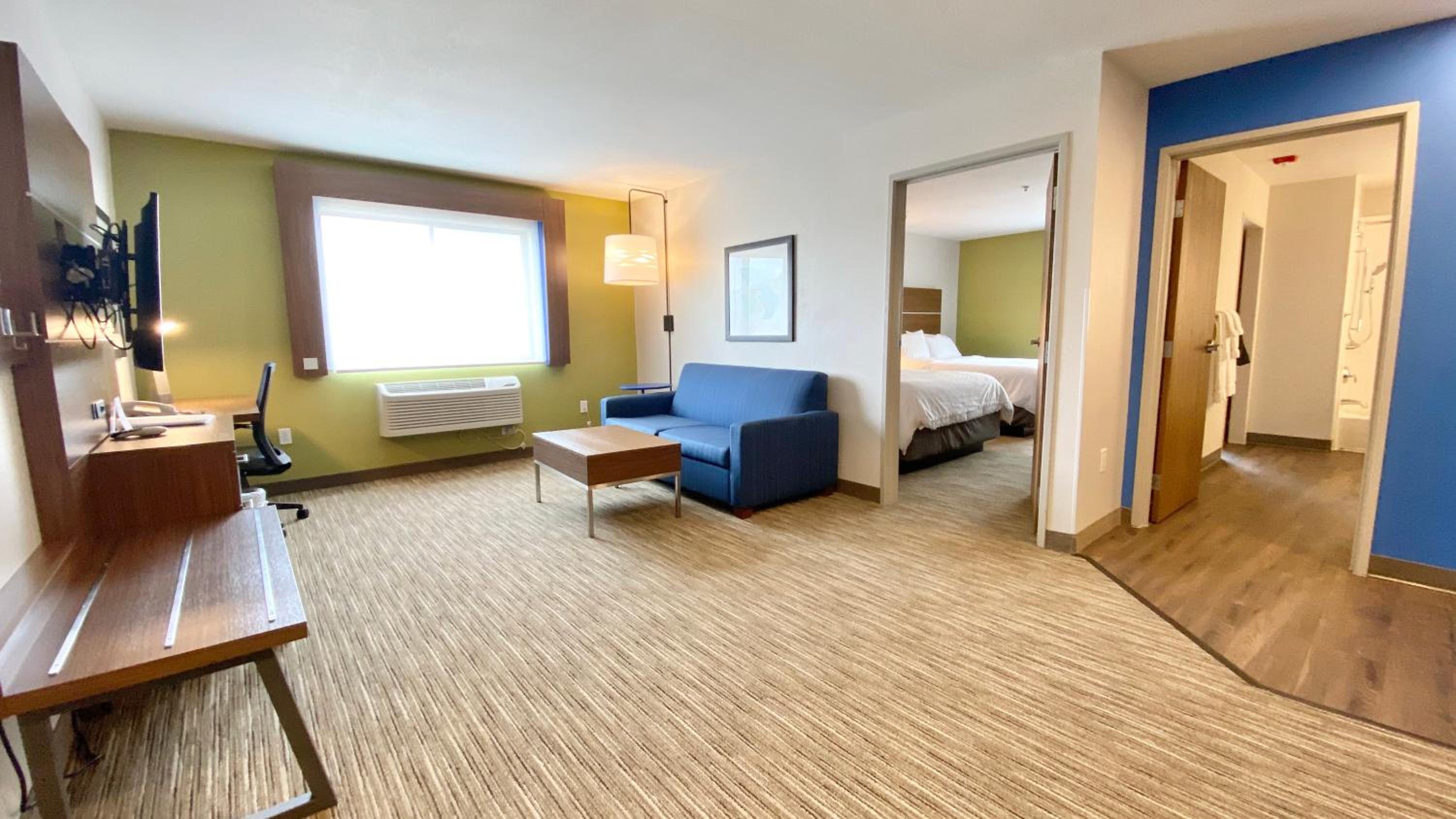 One-Bedroom Suite with Two Queen Beds photo 1