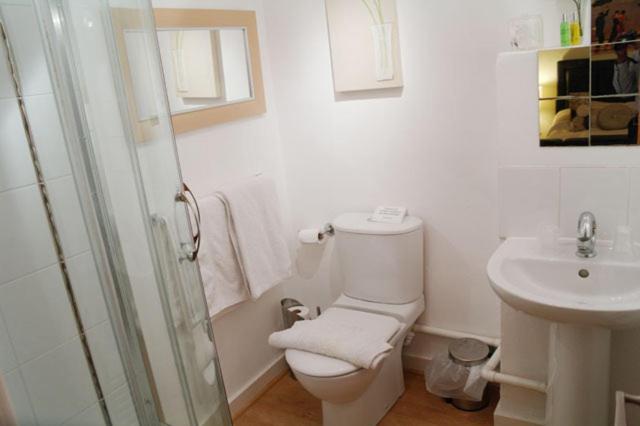 Double Room - Photo 20