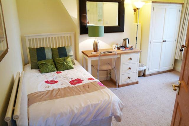 Single Room photo 2