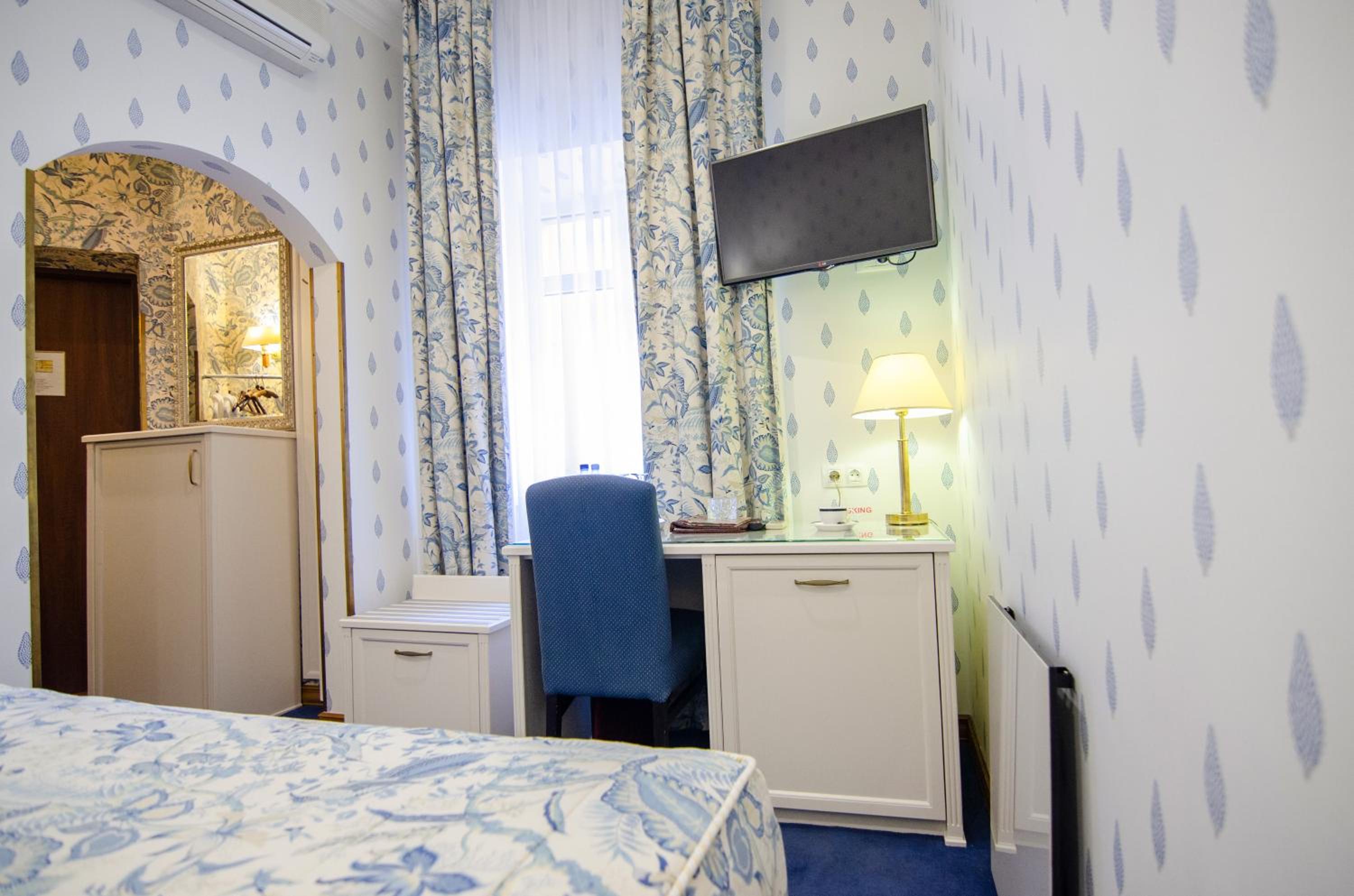 Budget Double Room photo 1