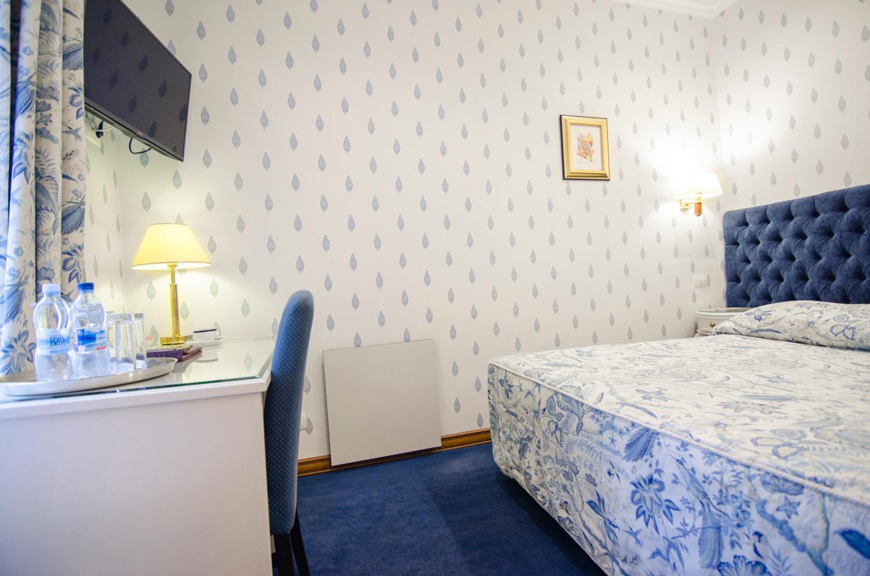 Budget Double Room photo 2