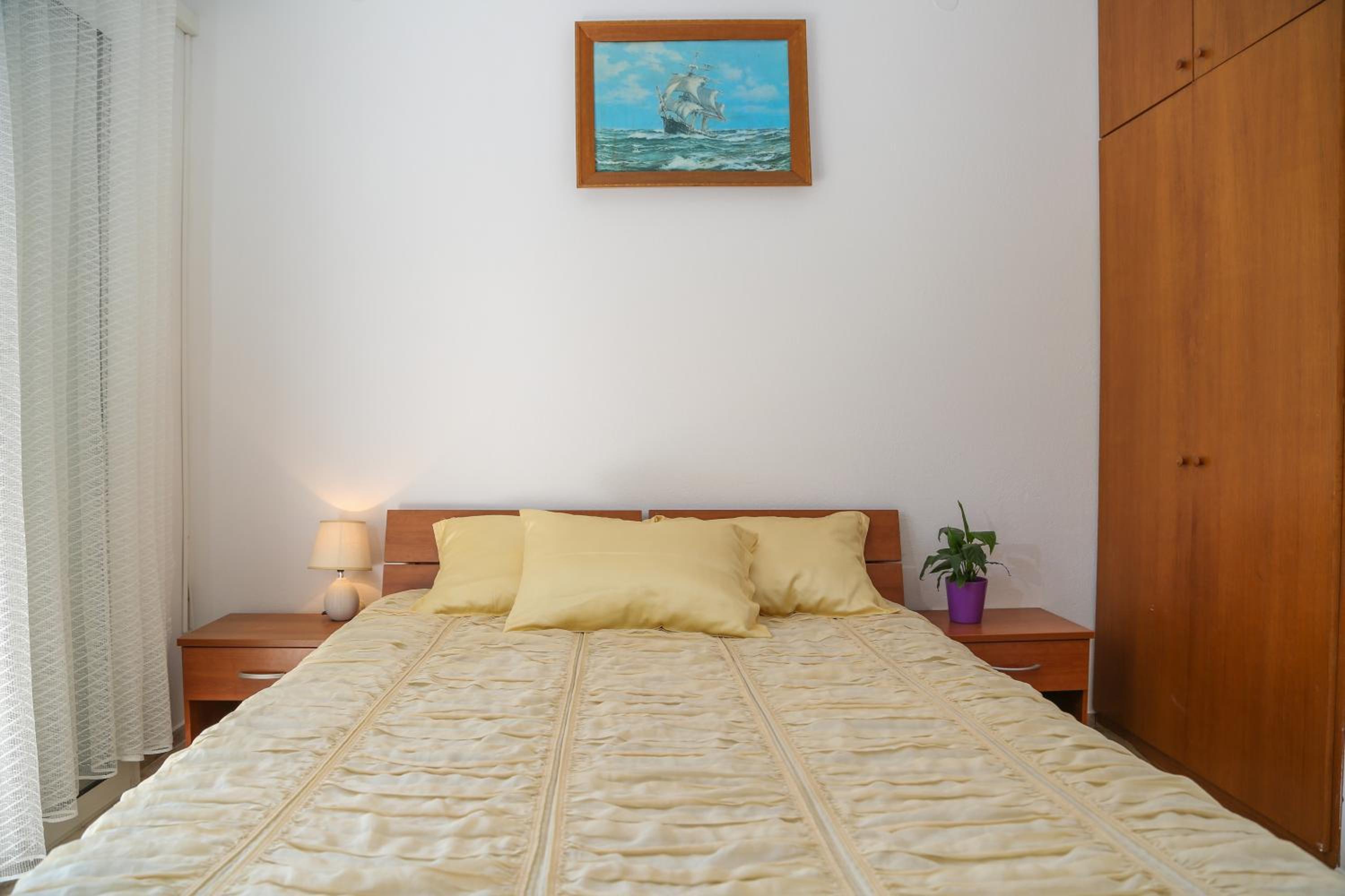 Double Room with Balcony (2 Adults + 1 Child) - Photo 1