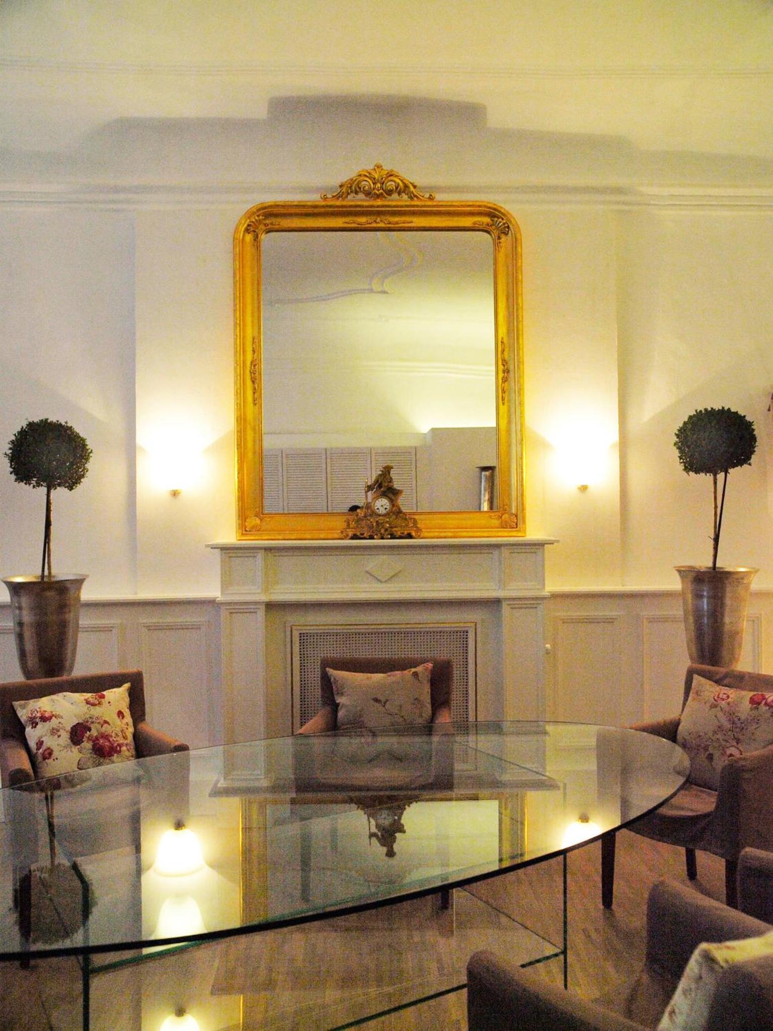 Apartment - Photo 2