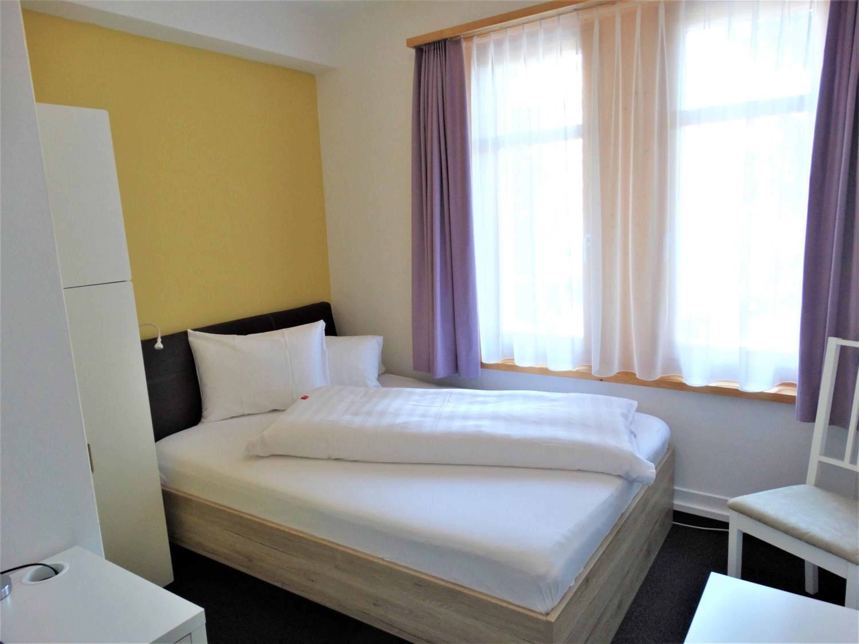 Single Room with Shared Bathroom
