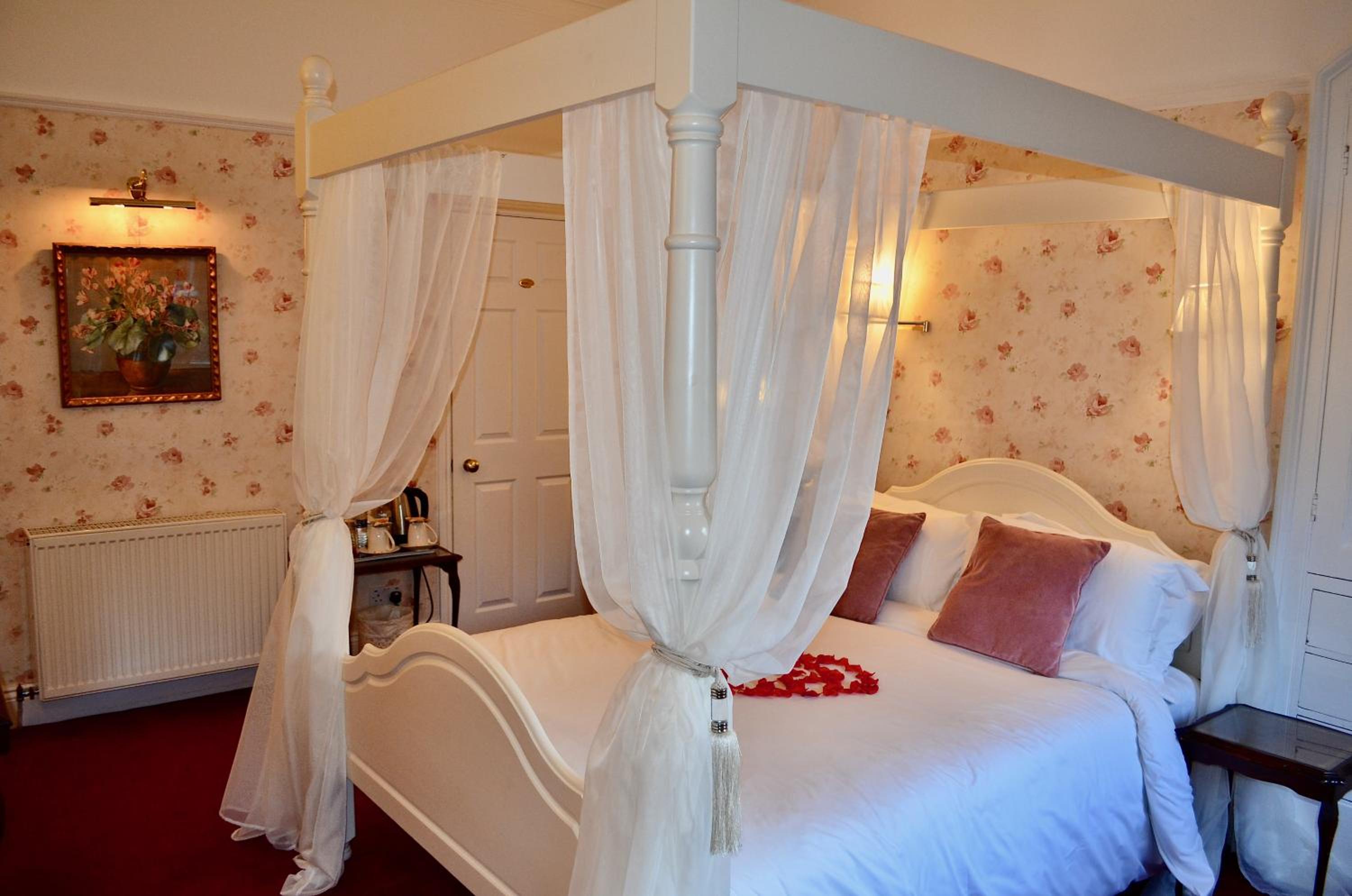 Deluxe Four Poster Room photo 2