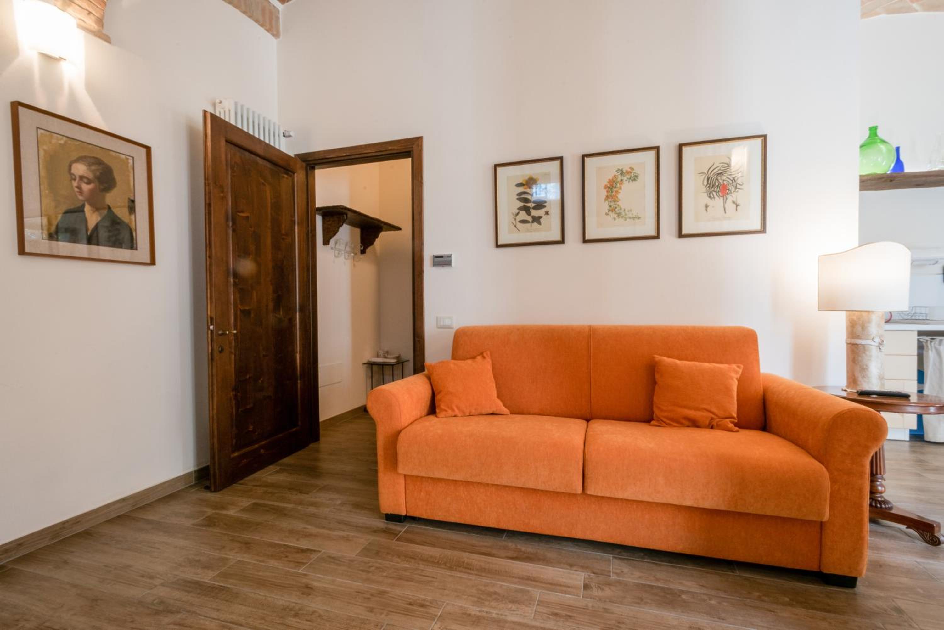 One-Bedroom House photo 1