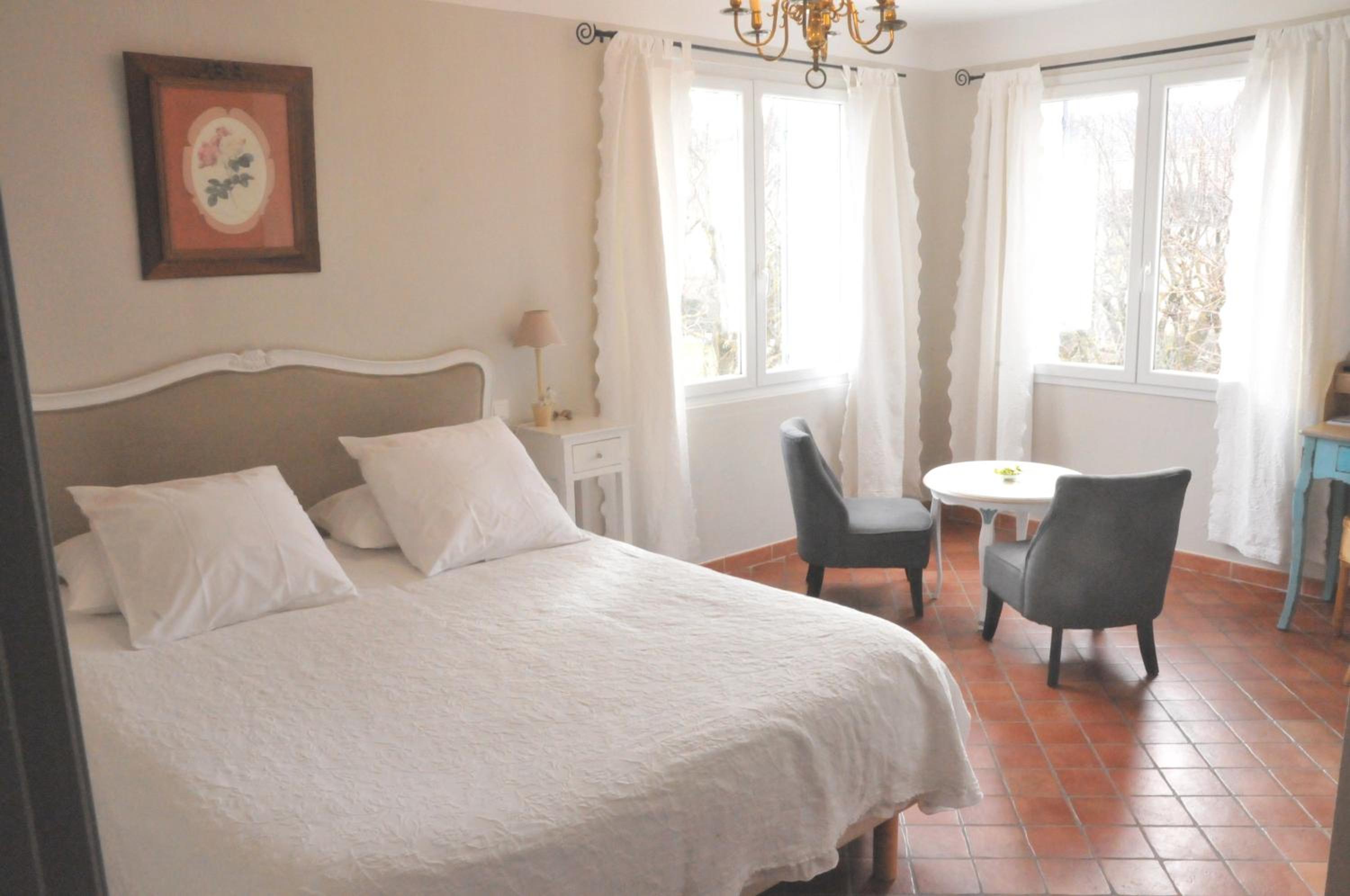 Four-Bedroom House photo 3