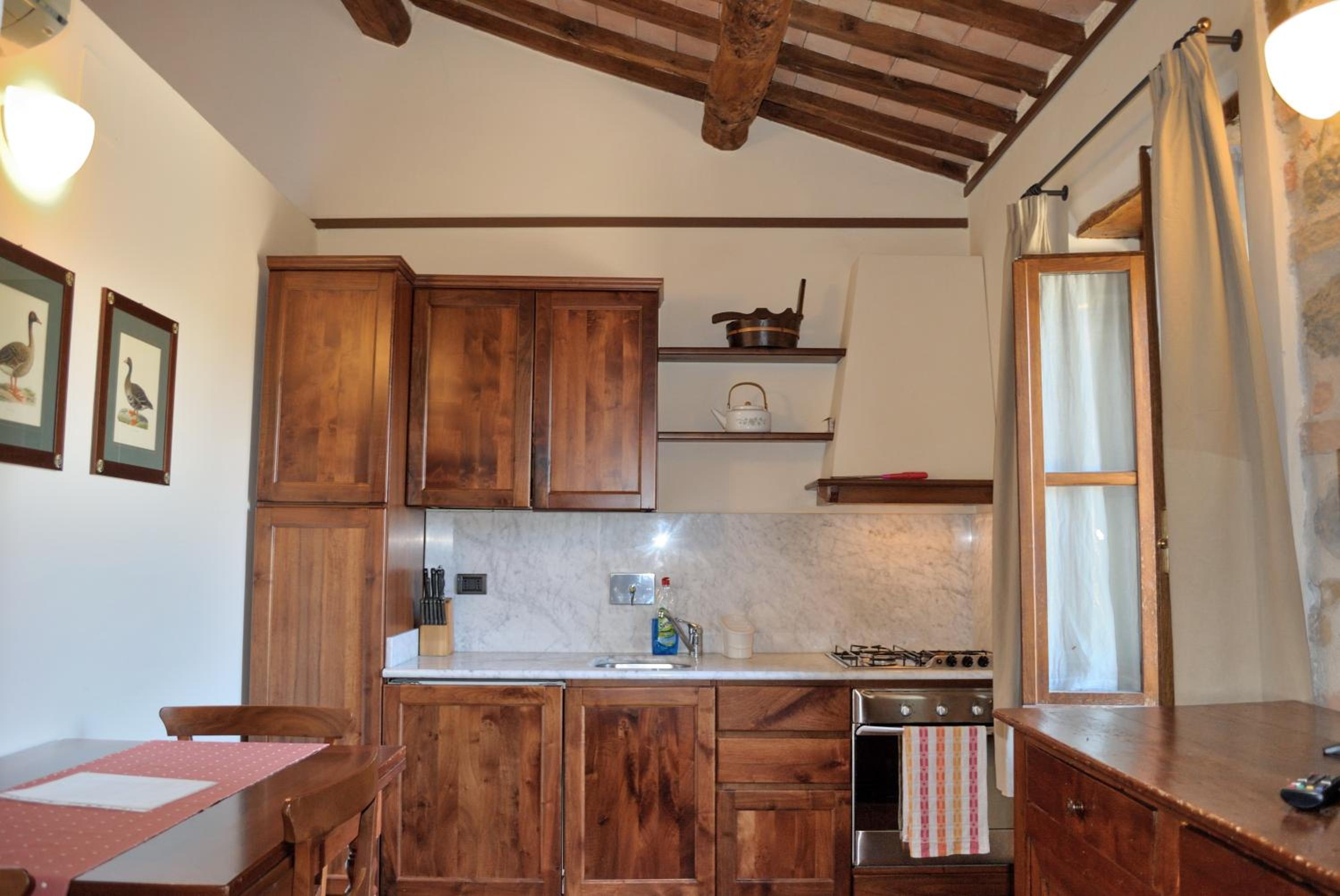 One-Bedroom Apartment - Photo 3