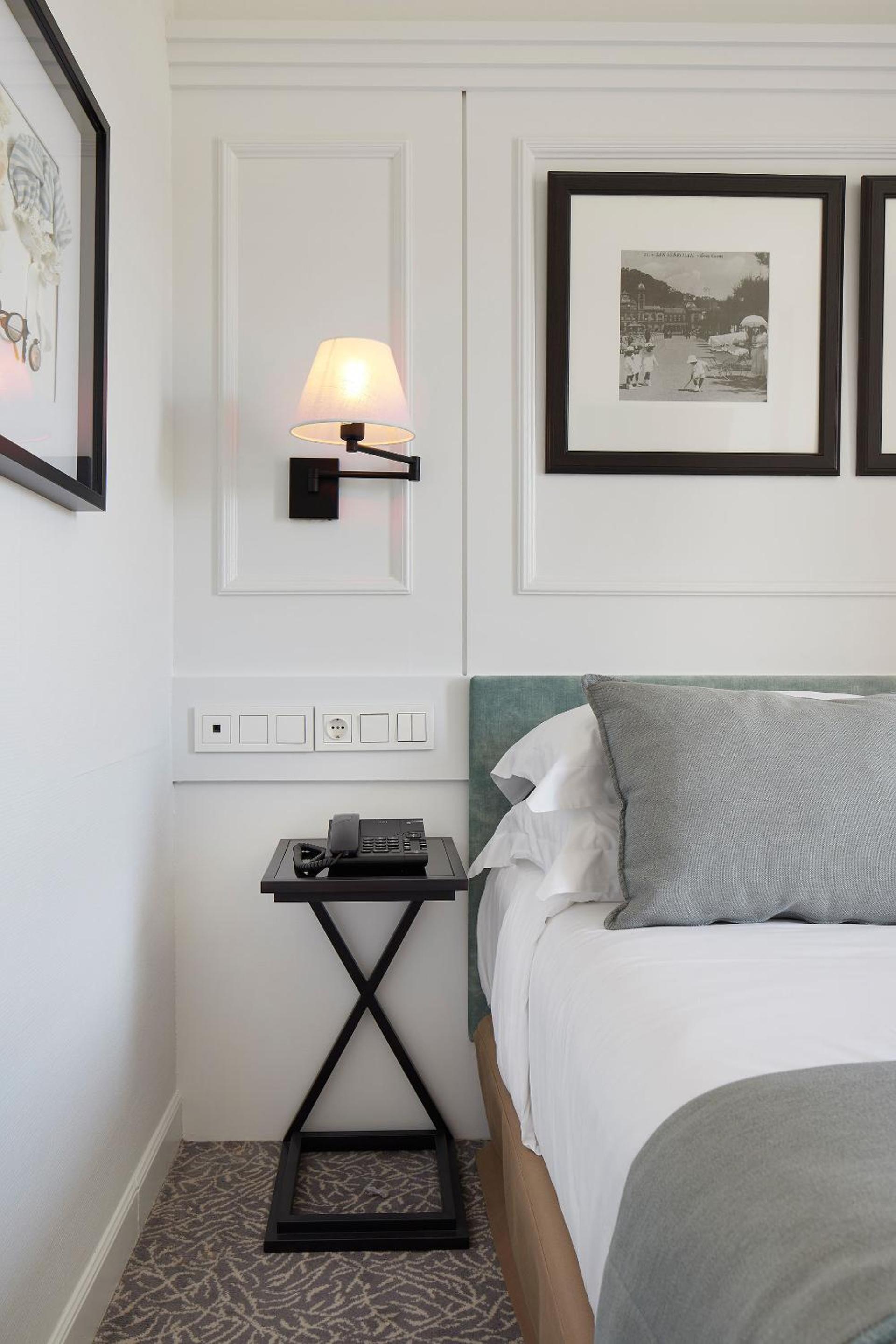 Petite Double Room with City View - Photo 3