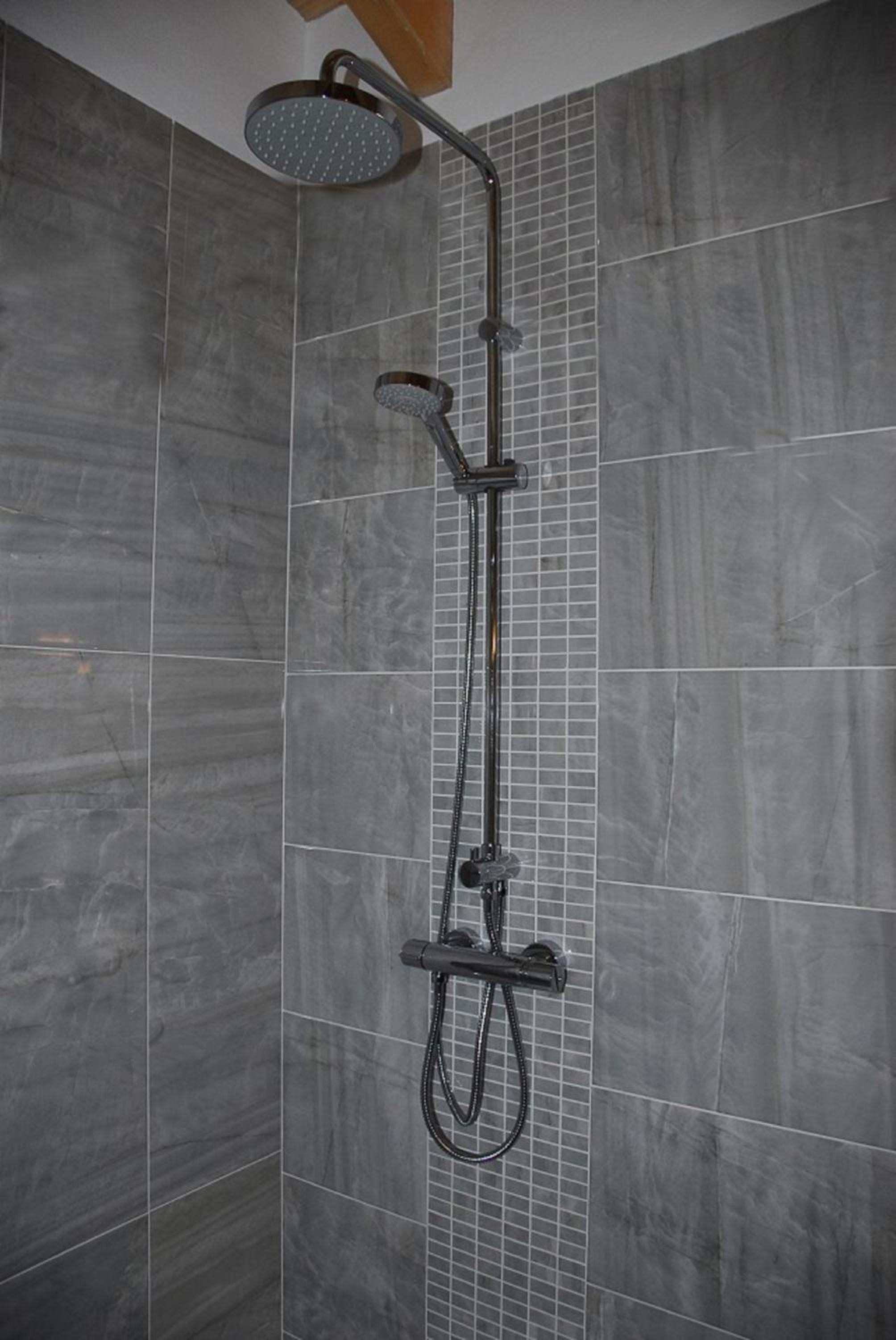 Standard Twin Room - Photo 4