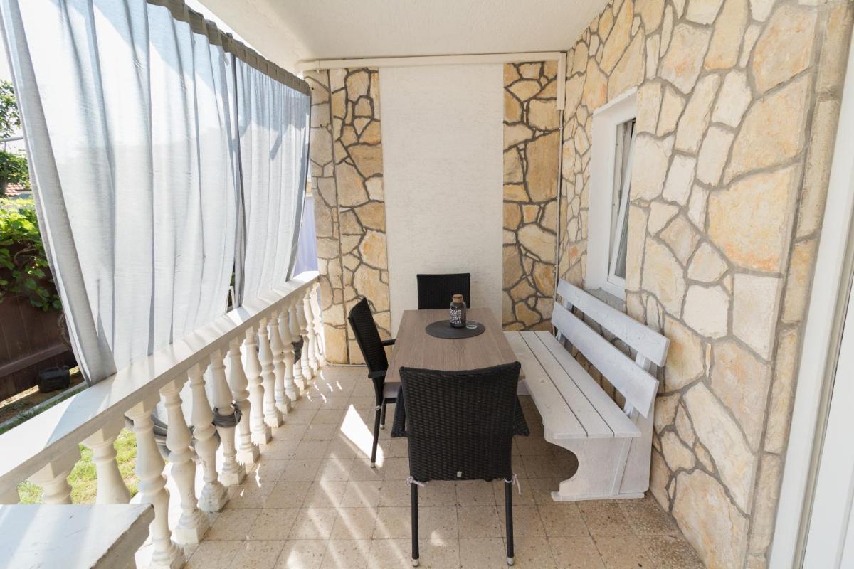 Apartment - Ground Floor photo 3