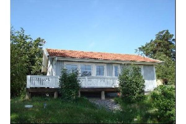 Two-Bedroom House photo 3