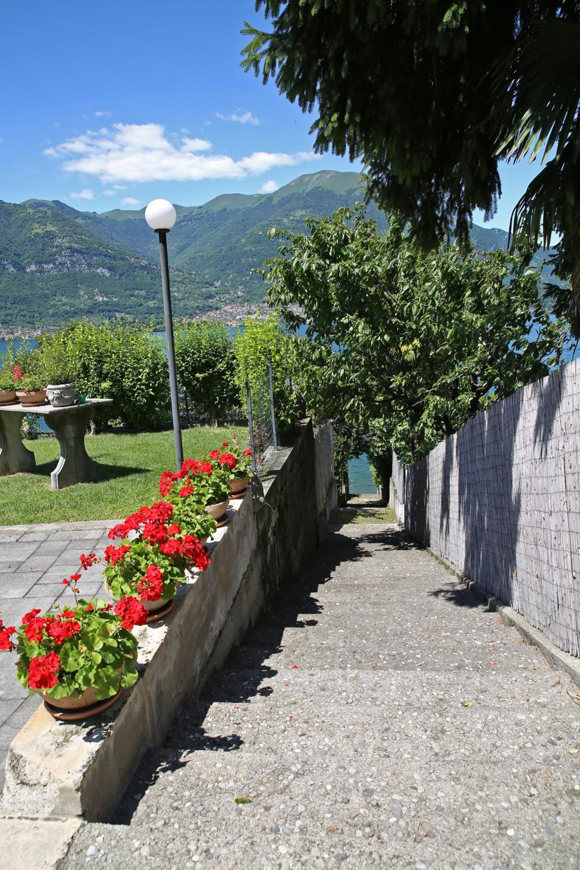 Double or Twin Room with Mountain View photo 3