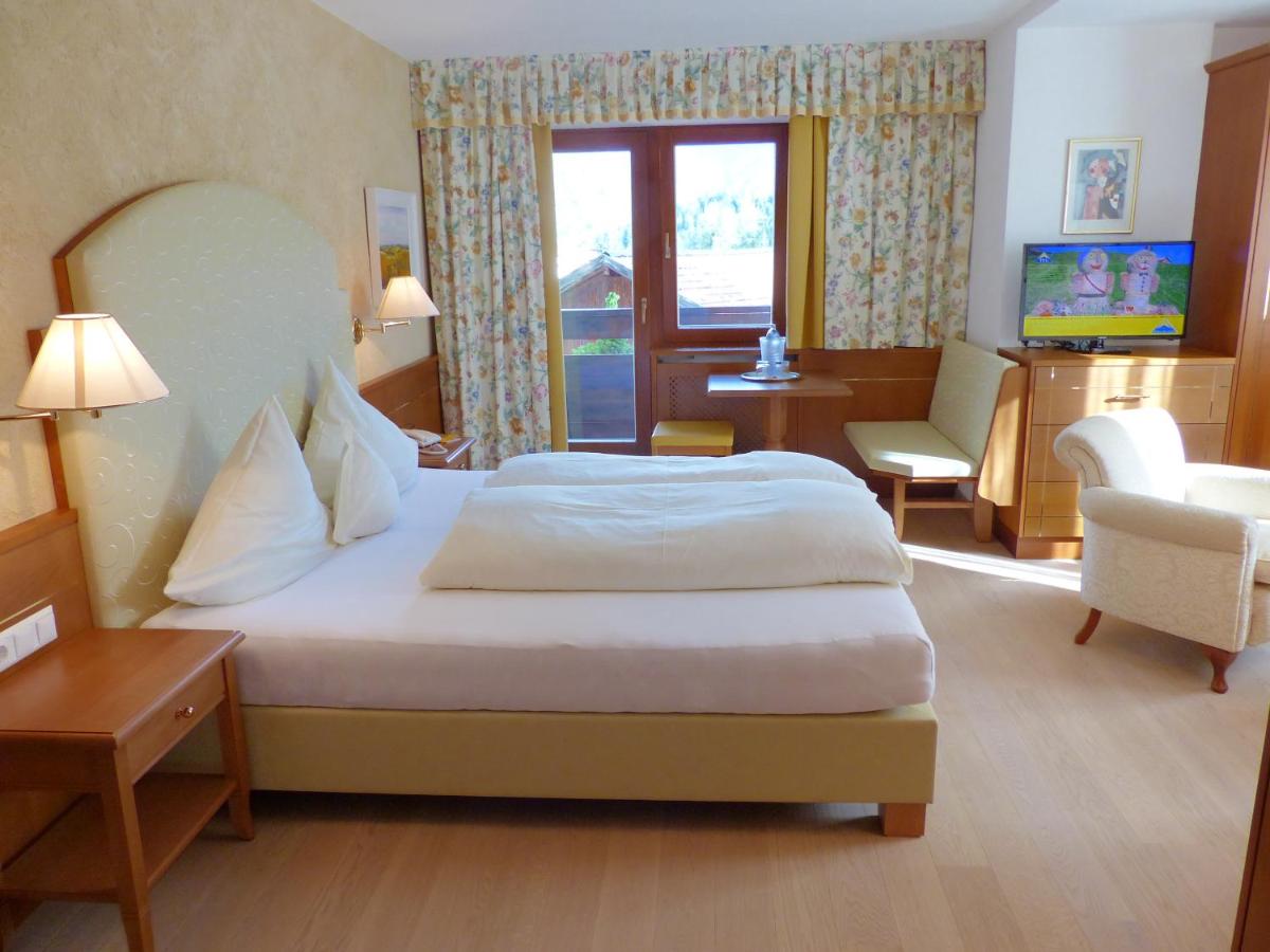 Basic Double Room photo 2