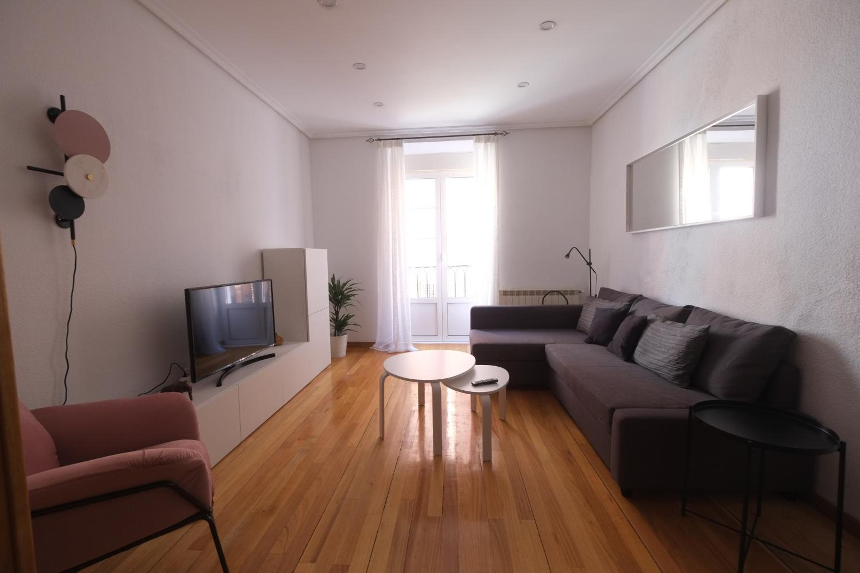 Two-Bedroom Apartment - Photo 6