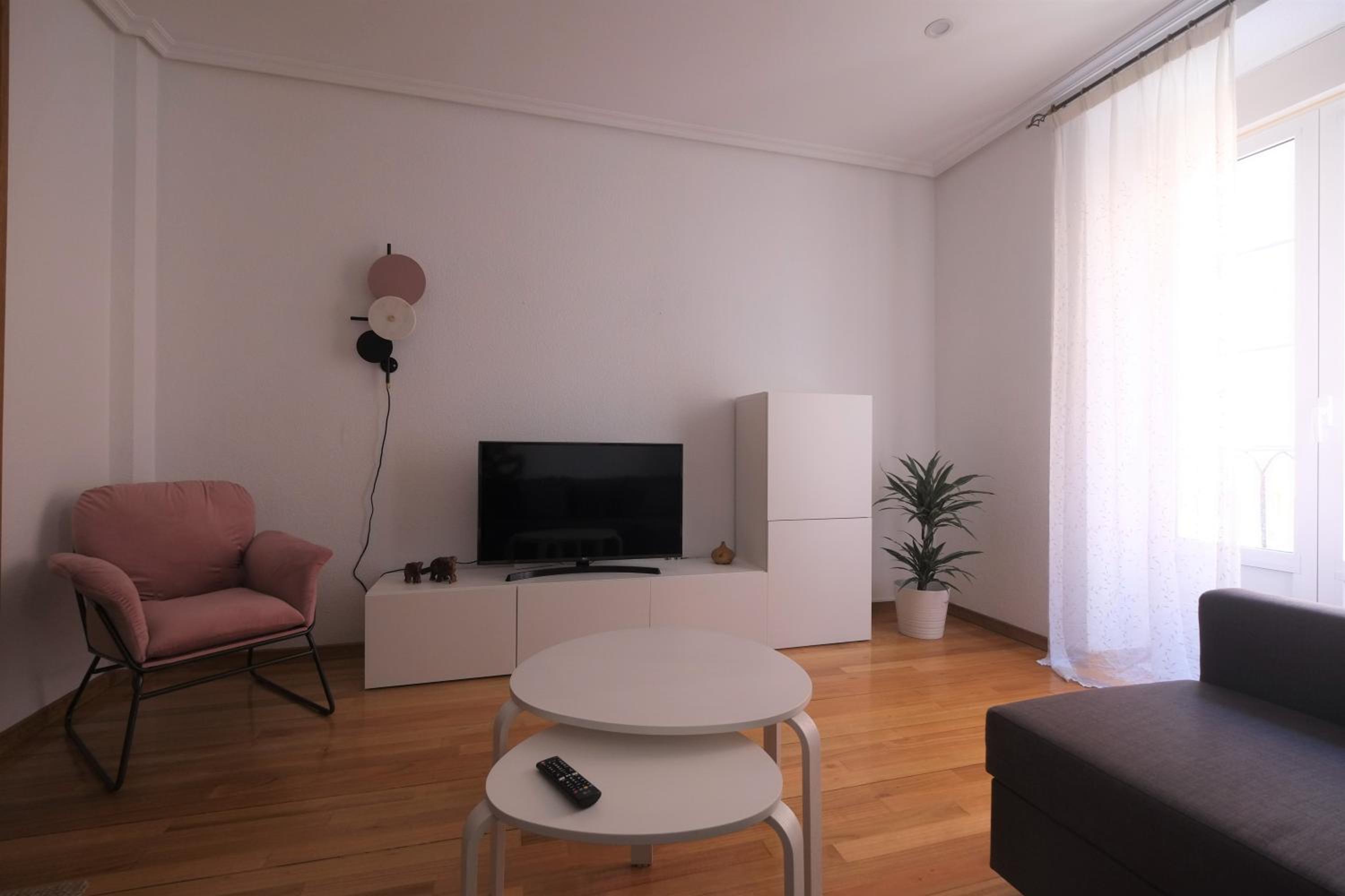 Two-Bedroom Apartment - Photo 9
