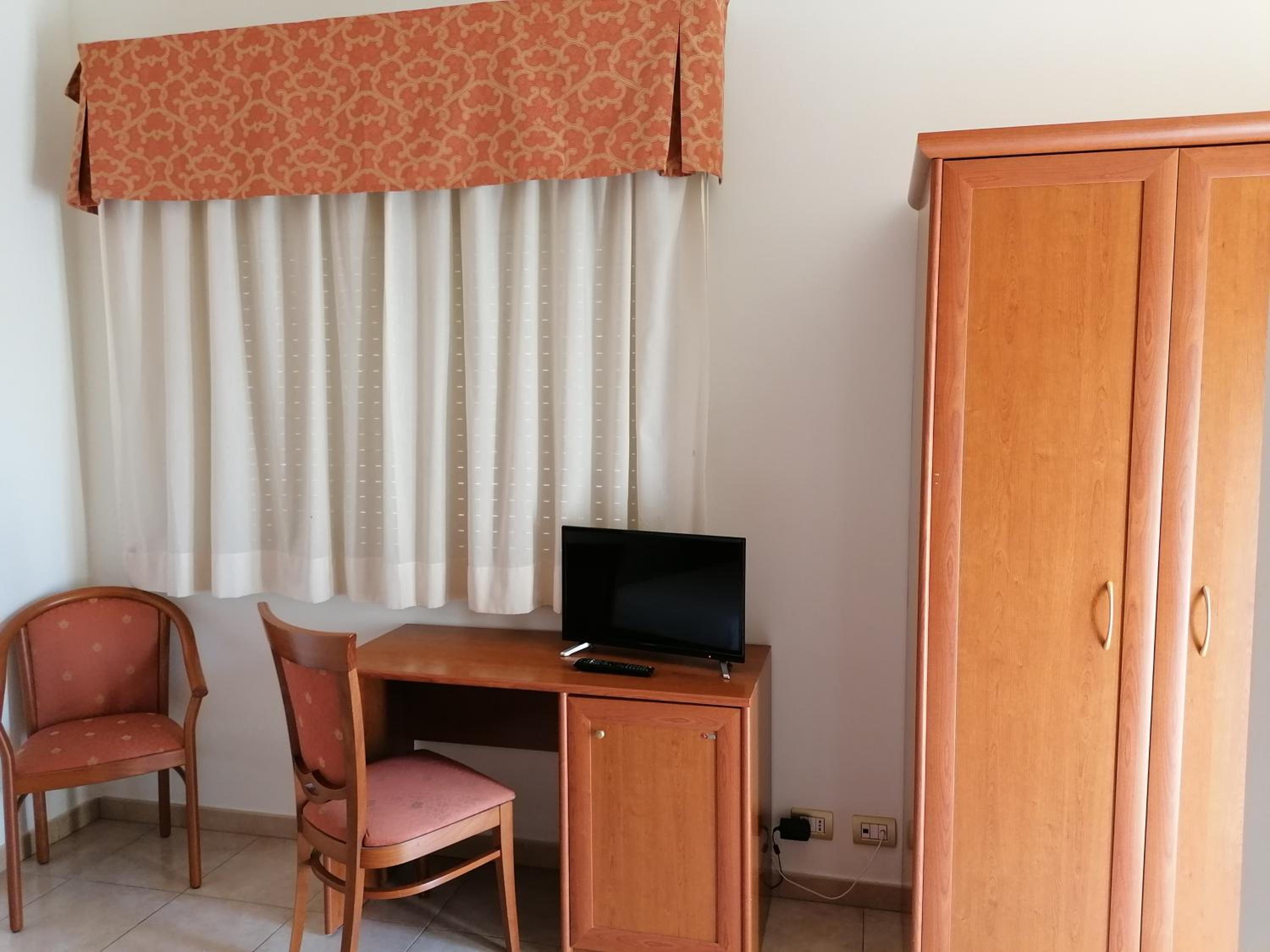 Habitación Sencilla con Vista al Jardín