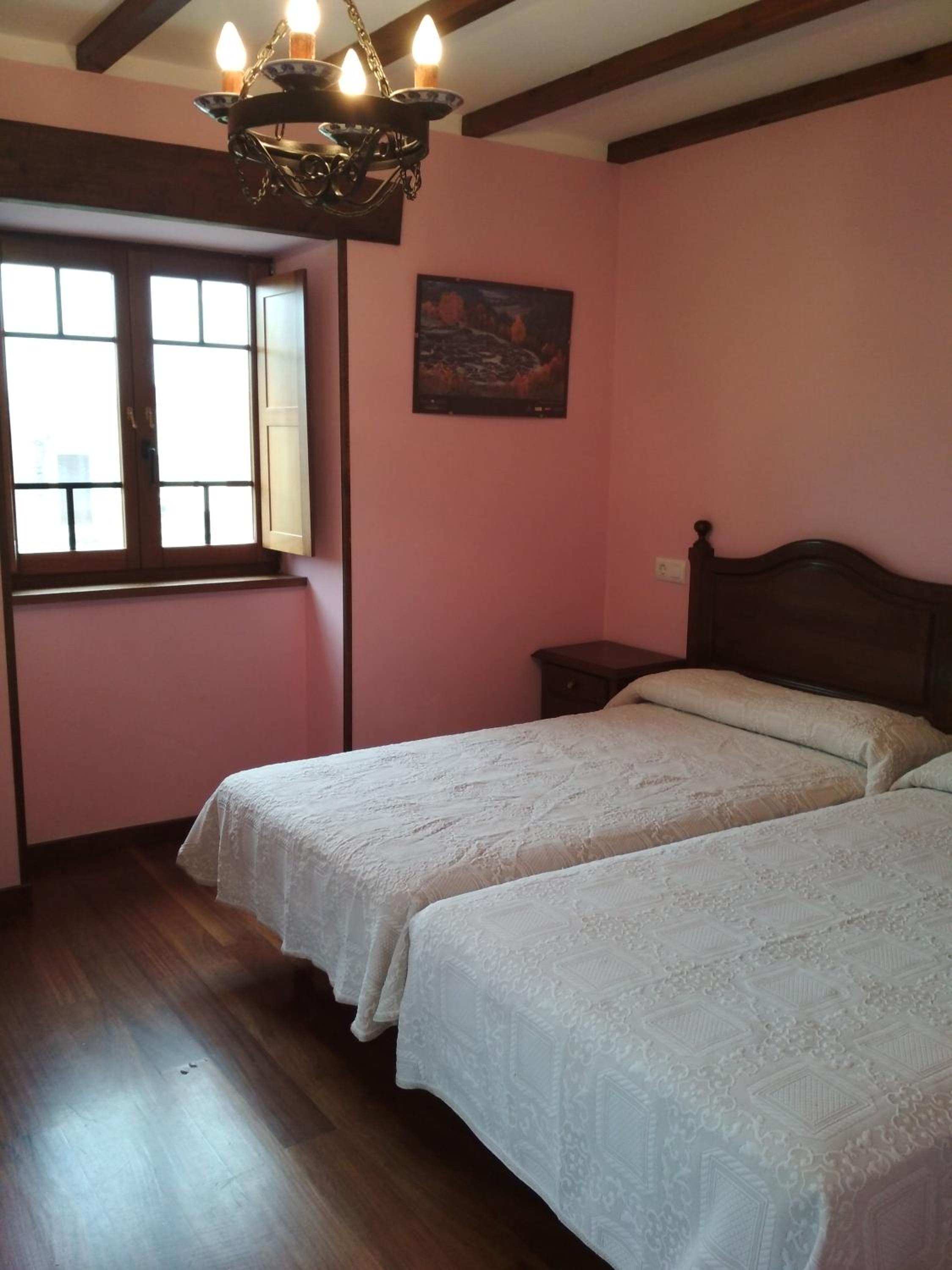 Double Room with Private Bathroom photo 3