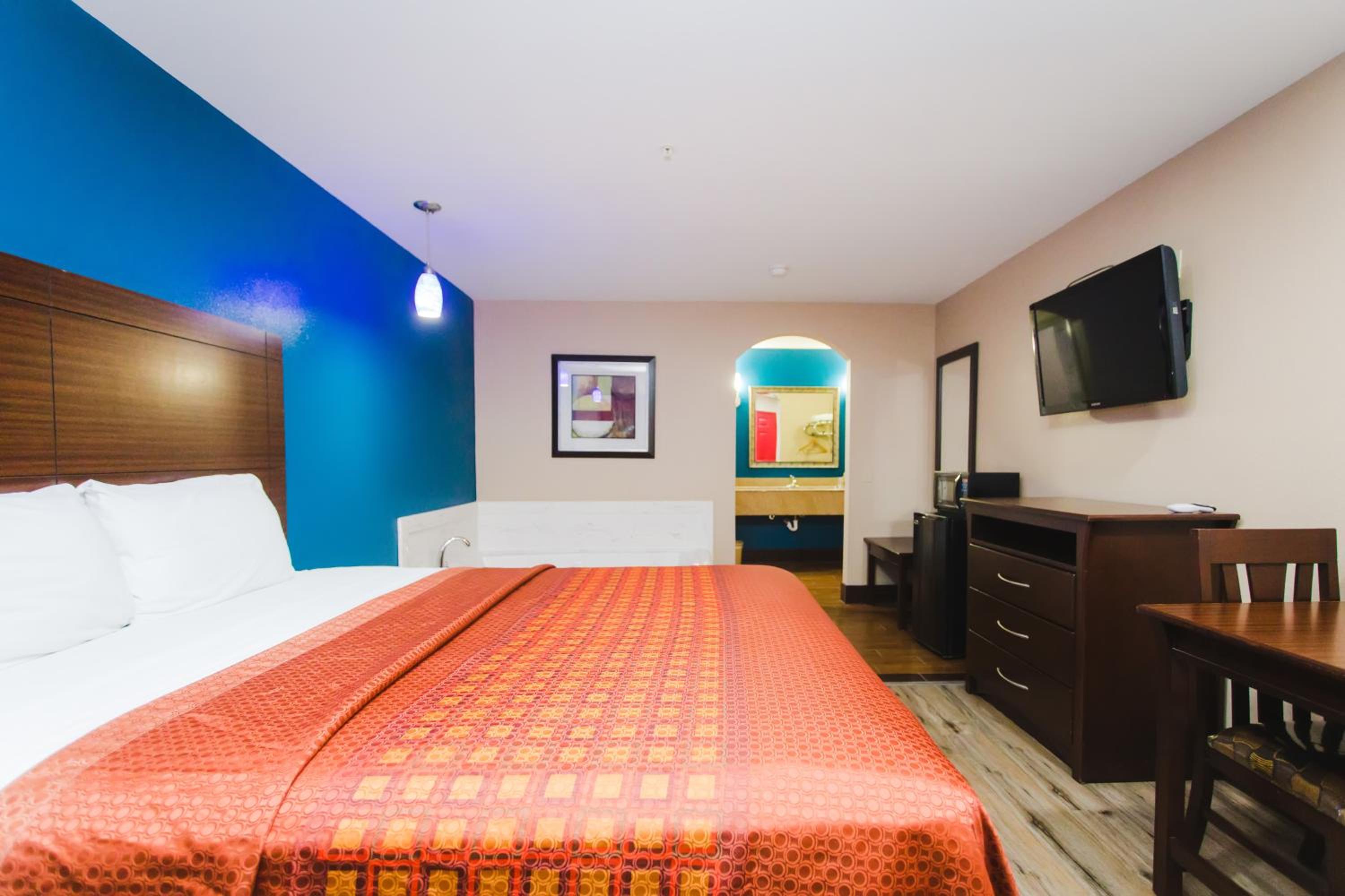 King Room with Spa Bath - Smoking