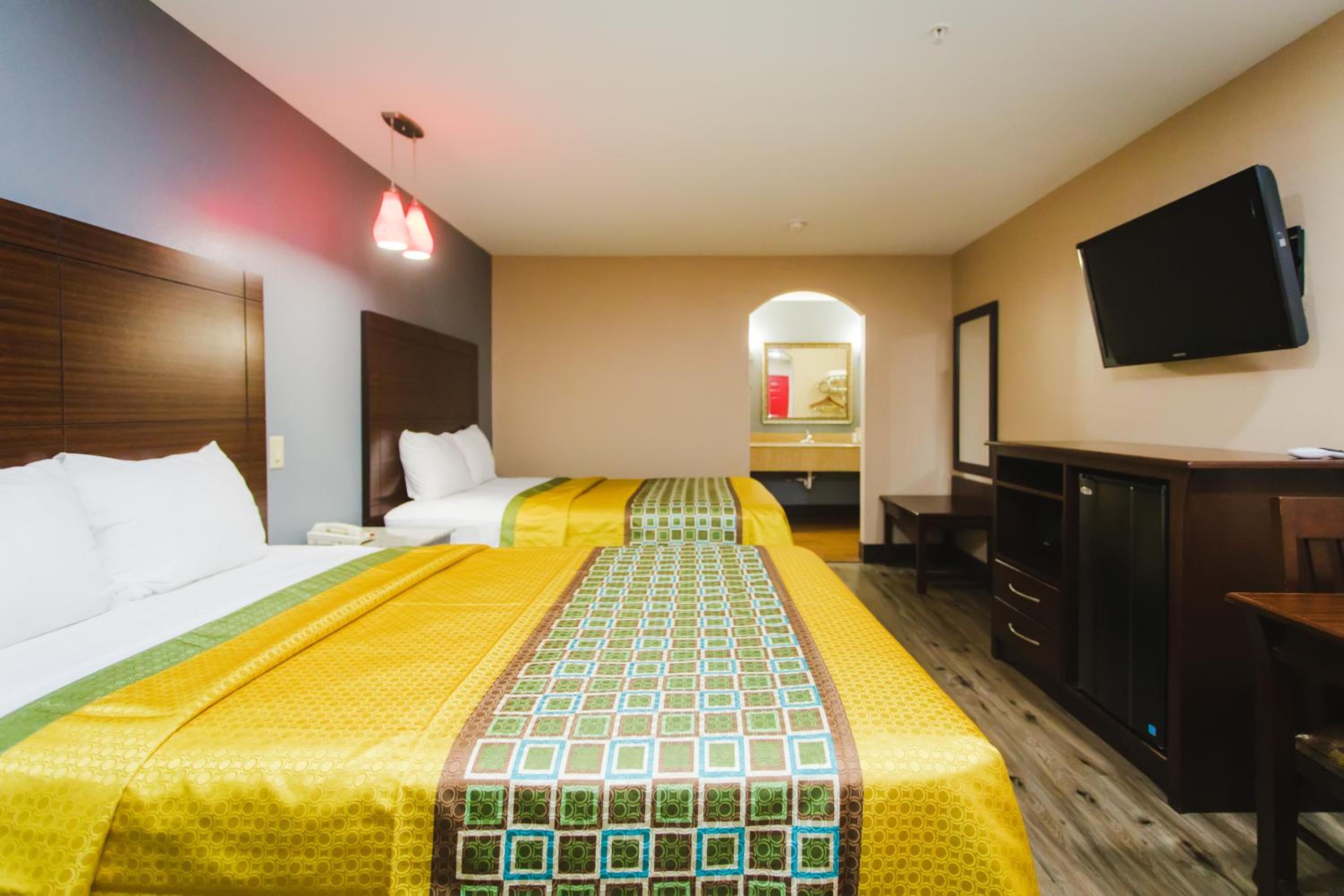 Queen Room with Two Queen Beds - Non-Smoking