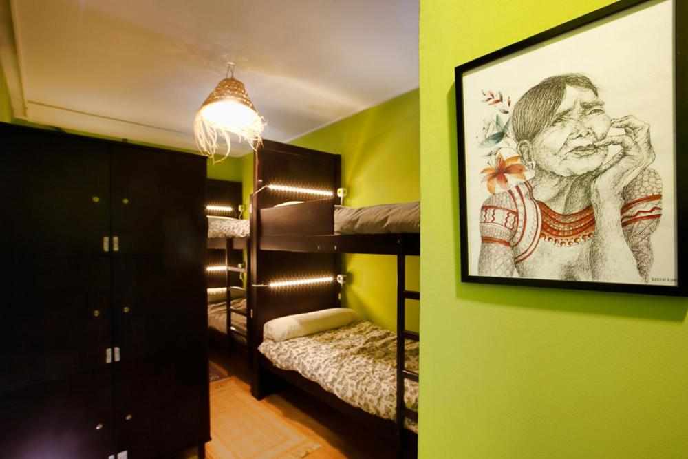 Bed in 4-Bed Mixed Dormitory Room photo 2