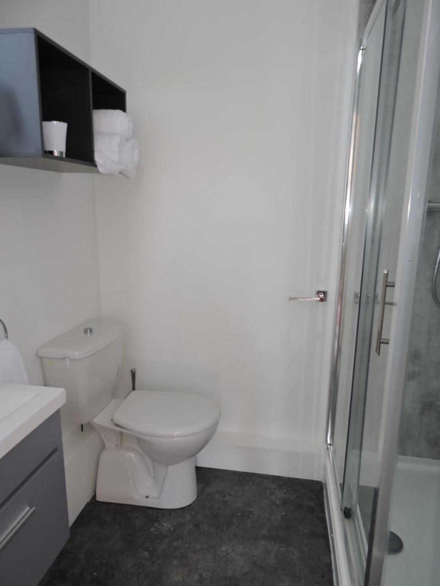 Twin Room with Private Bathroom photo 1