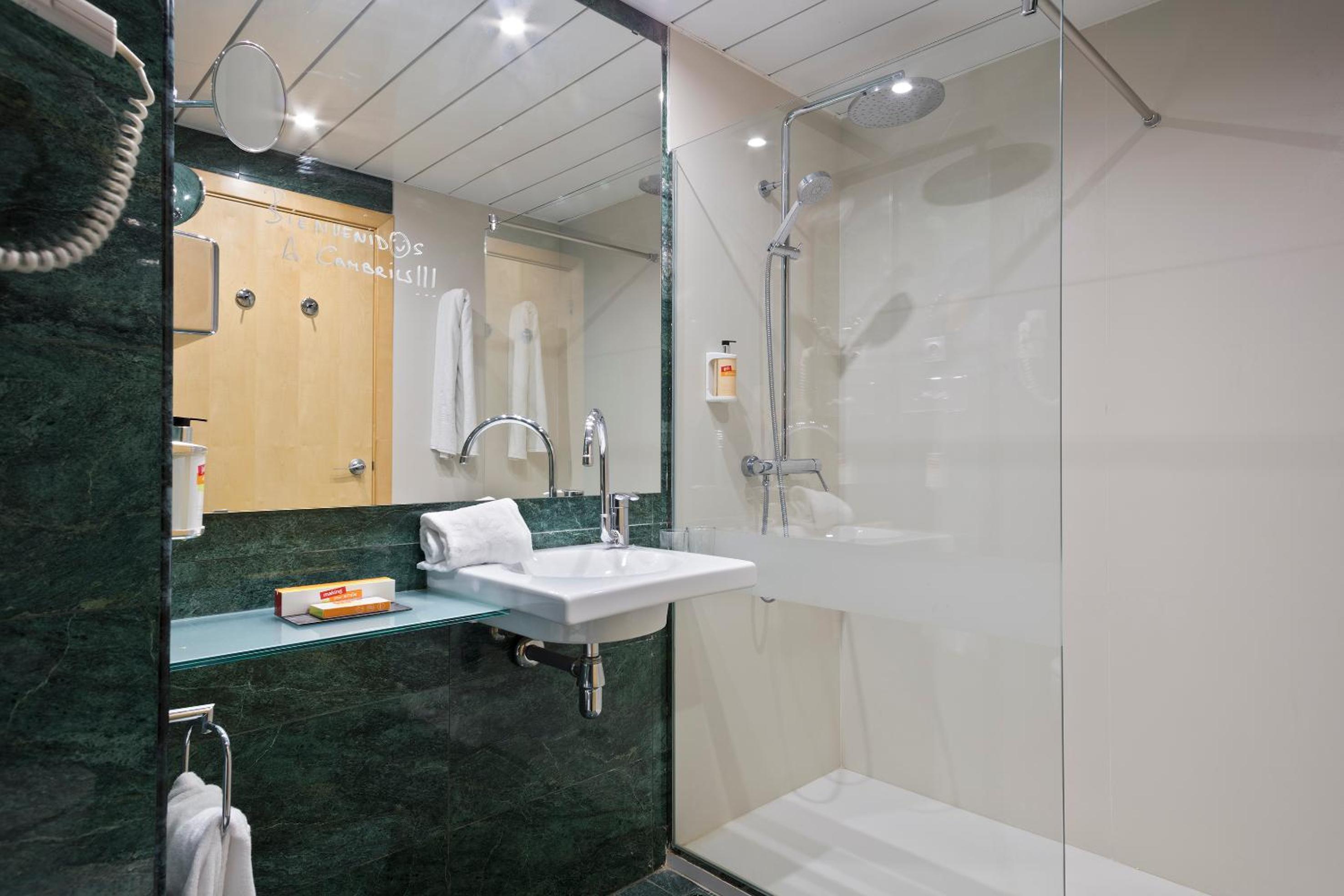 Premium Room - Photo 5