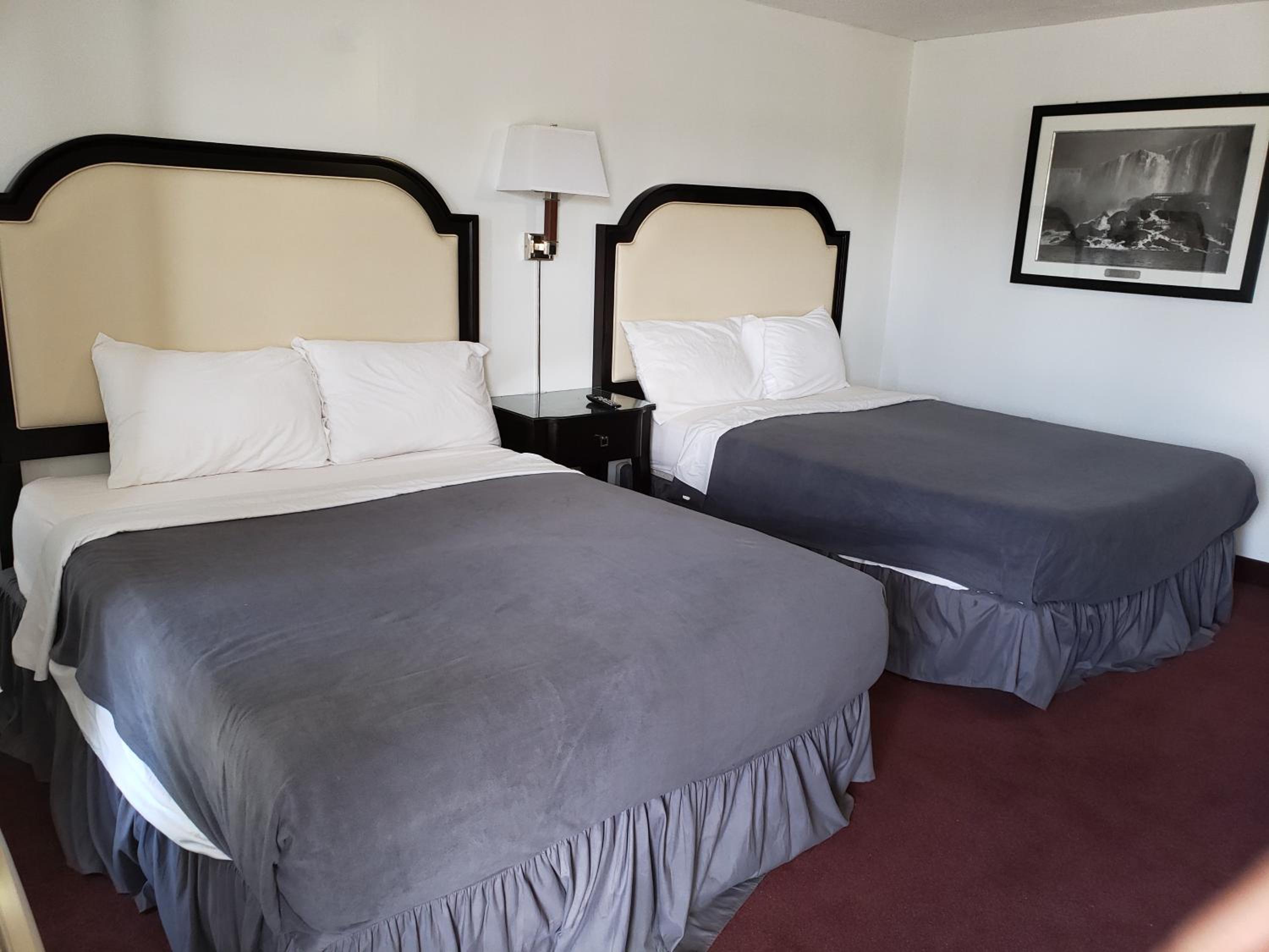 Queen Room with Two Queen Beds - Photo 13