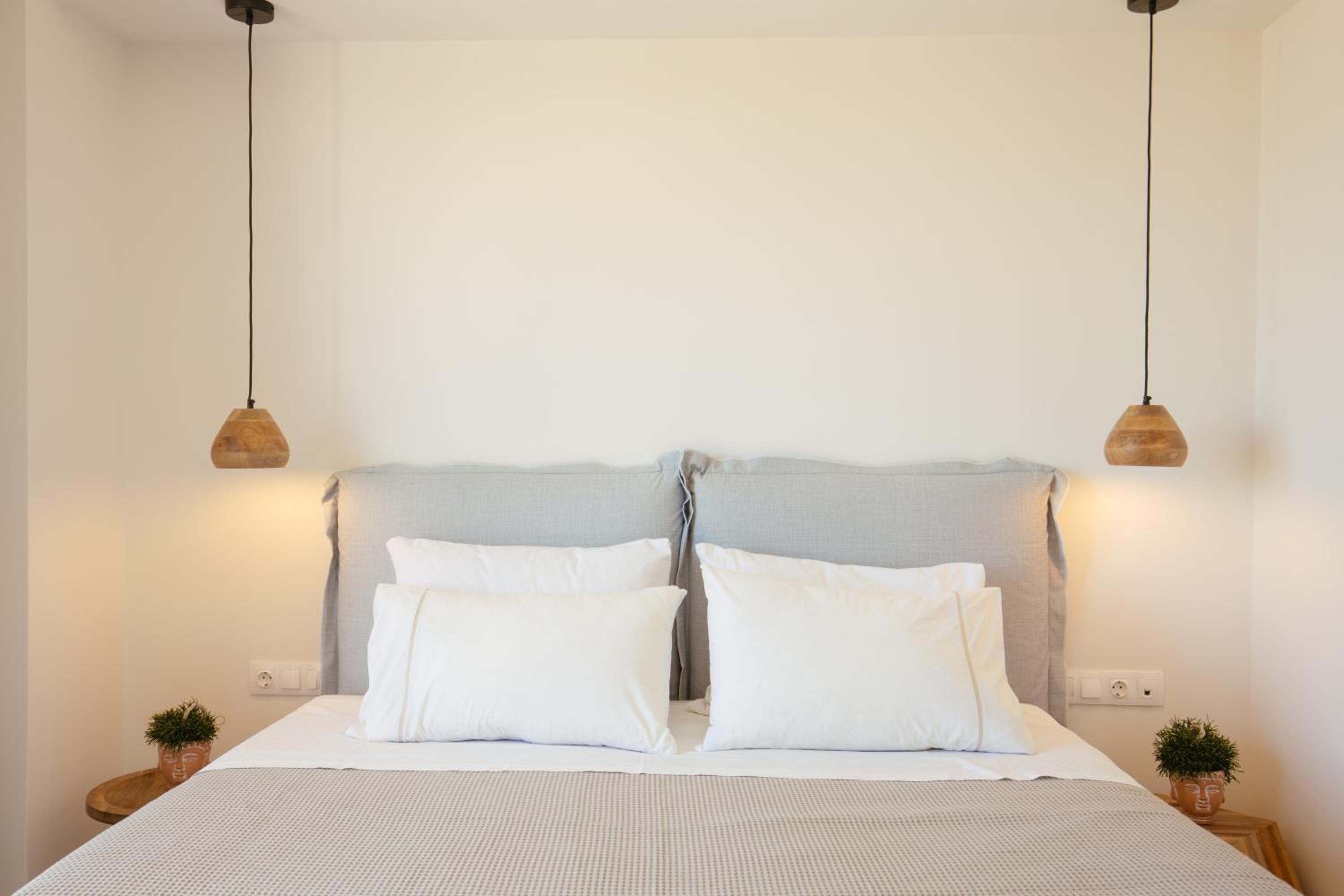 Deluxe Suite with Private Rooftop Terrace and Hot Tub - Erato Suite photo 1