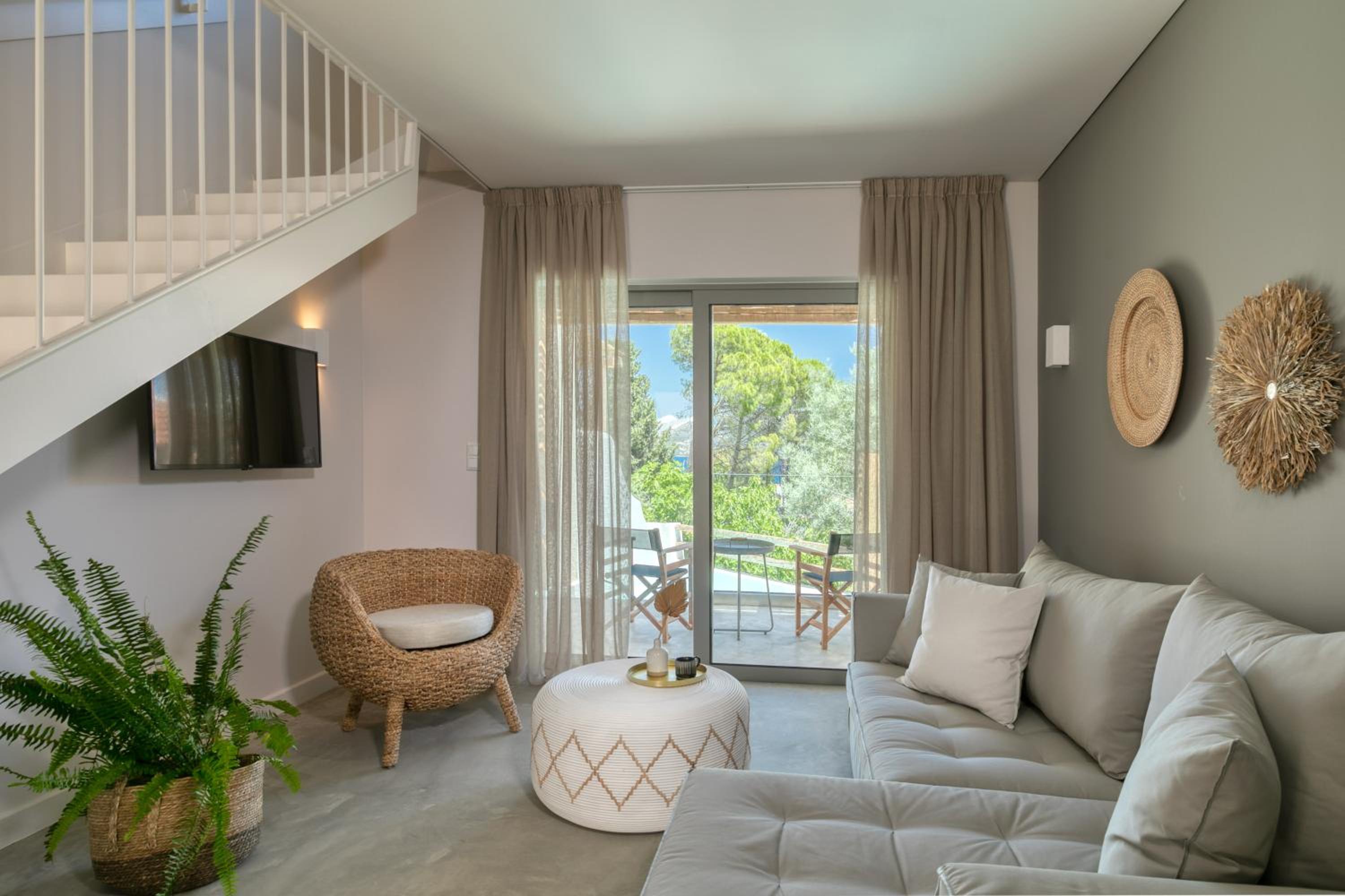 Emerald Suite with Private Pool and Side Sea View - Photo 1