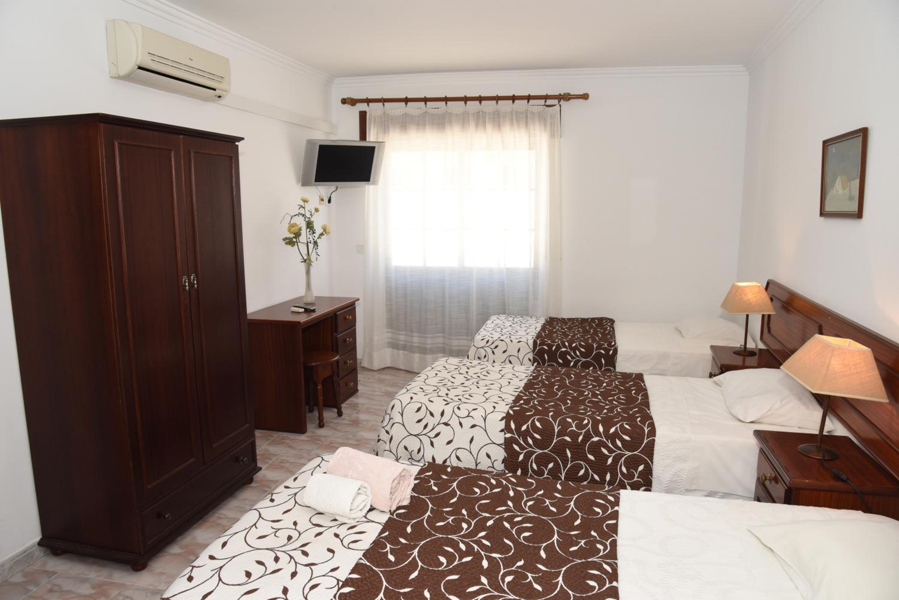 Budget Double or Twin Room - Photo 10