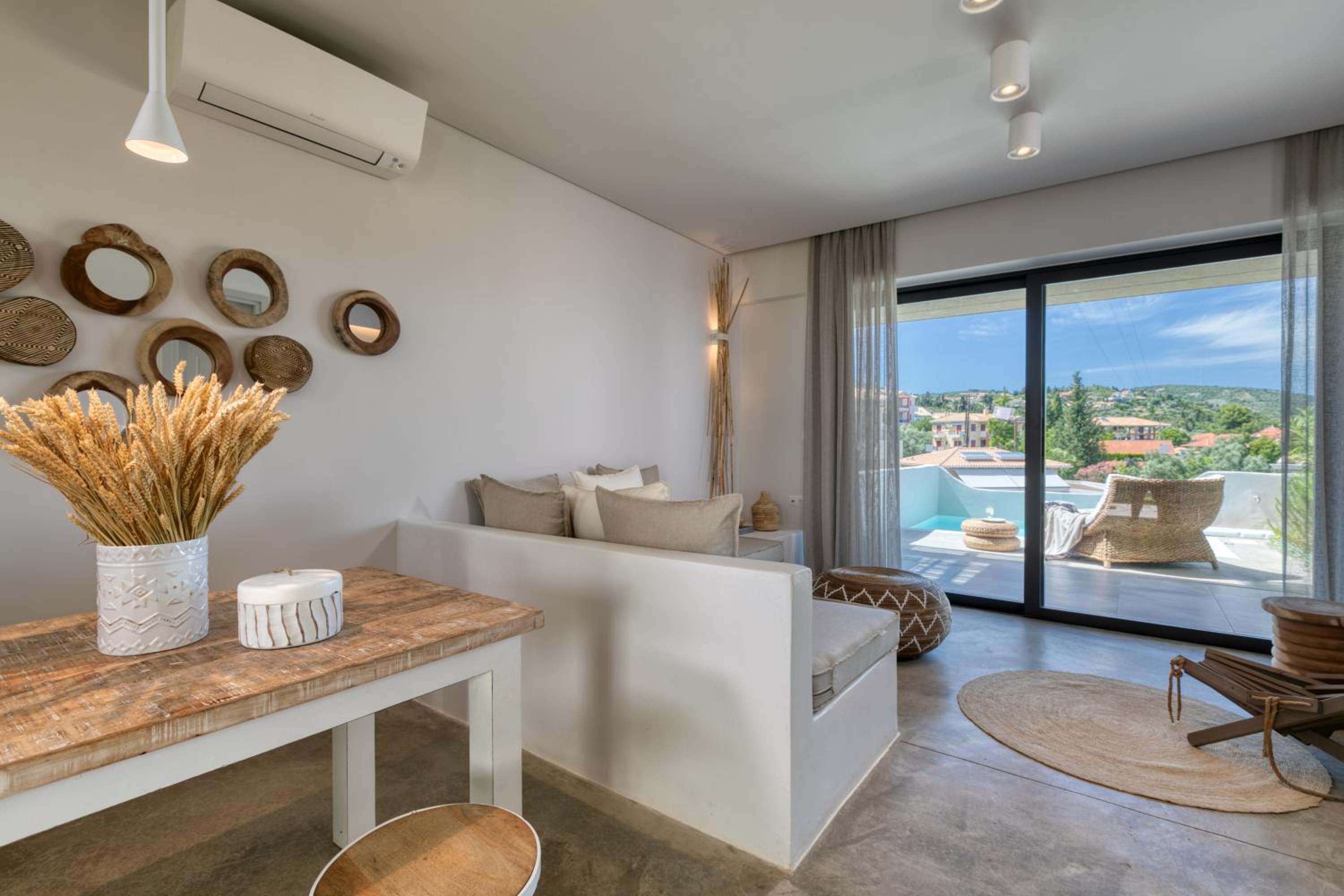 Presidential Suite with Private Pool and Partial Sea View