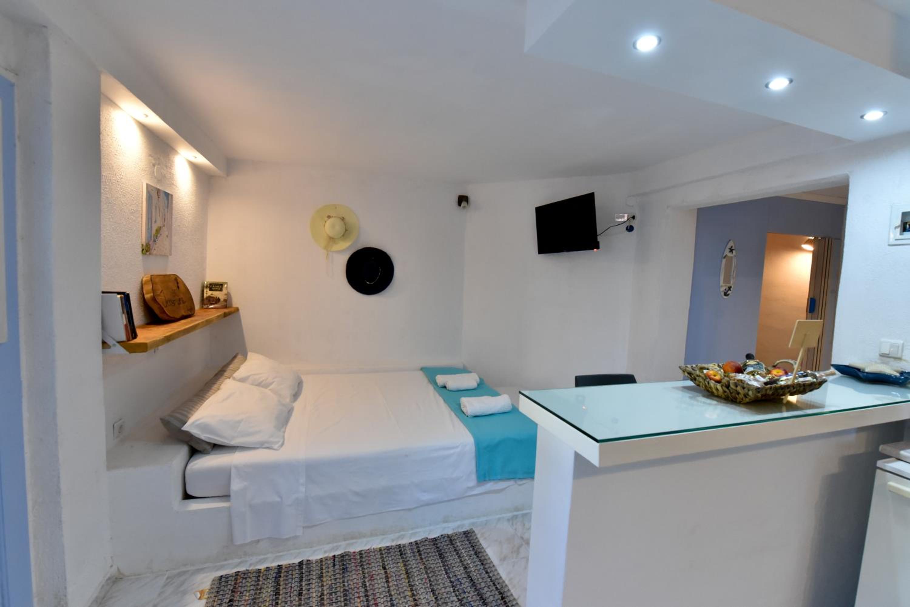One-Bedroom House photo 3