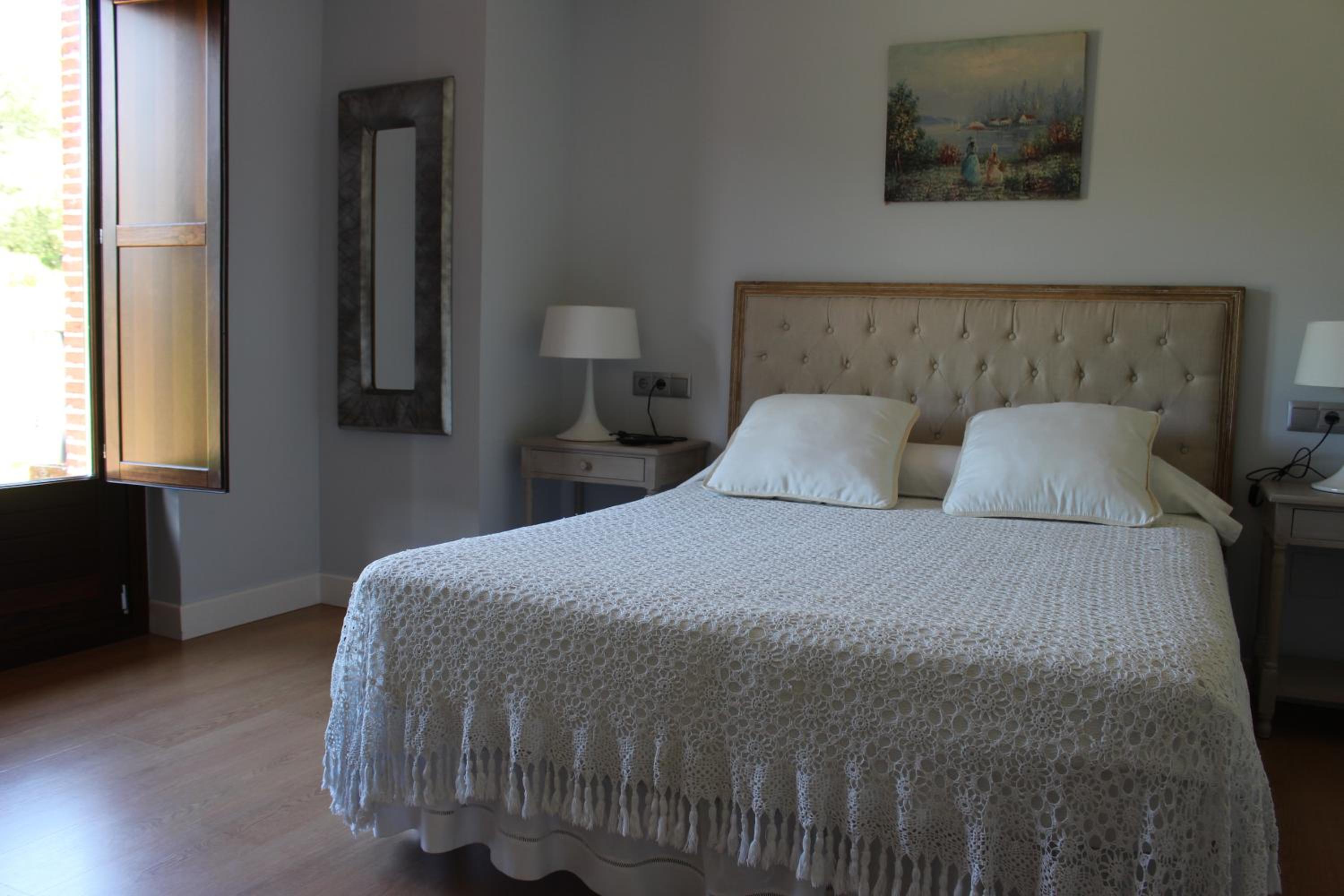 Double Room - Photo 3