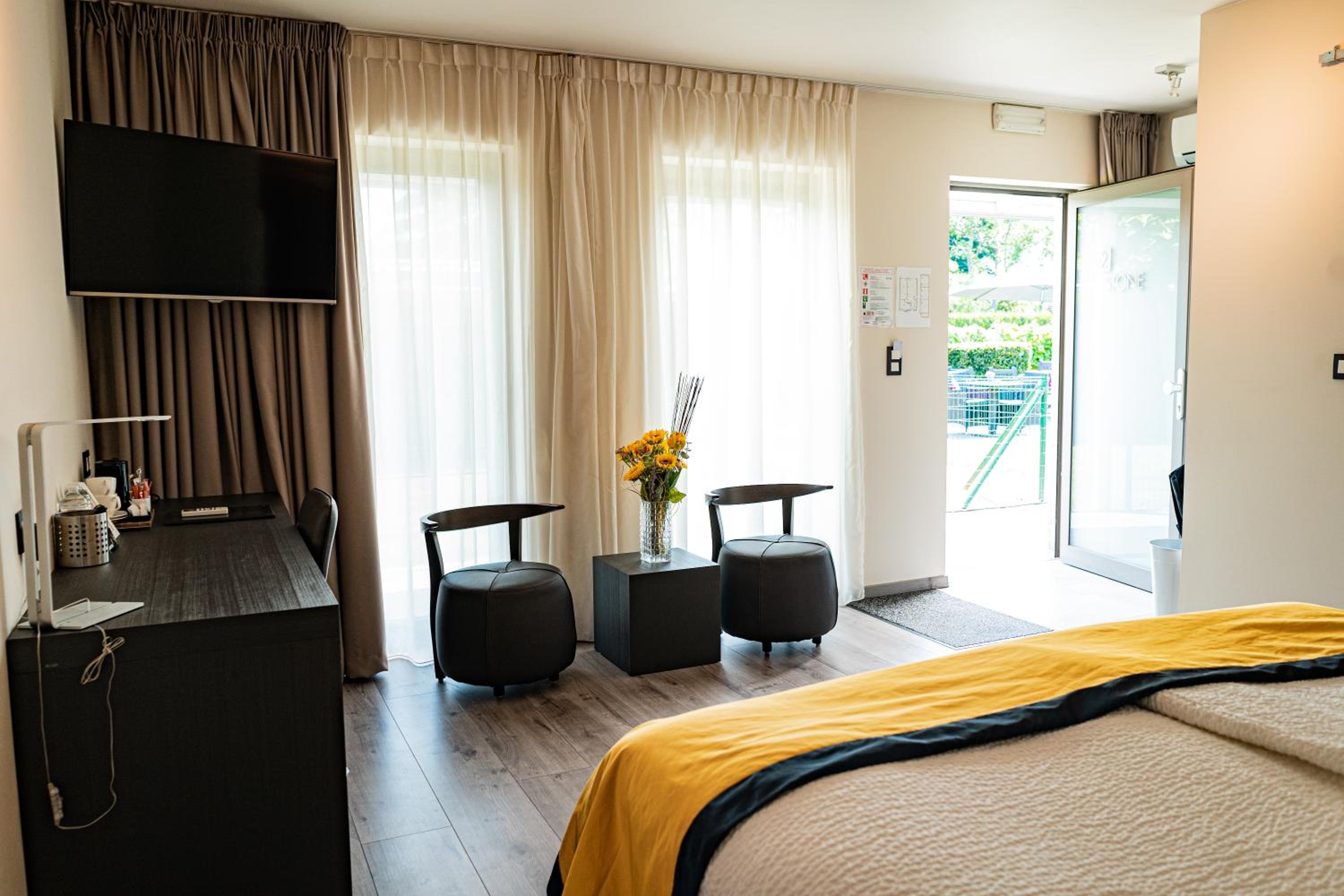 Standard Double or Twin Room photo 1