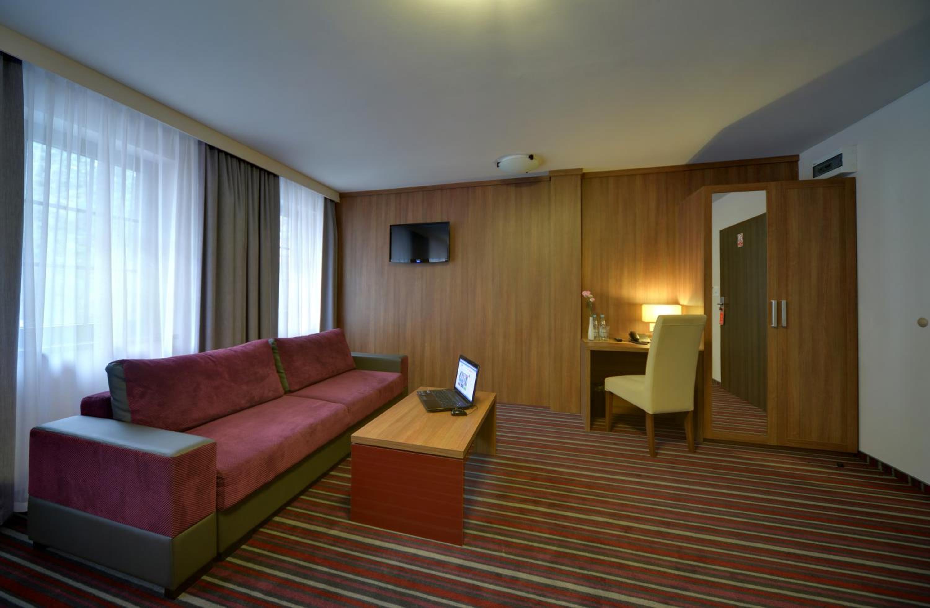 Deluxe Quadruple Room photo 2