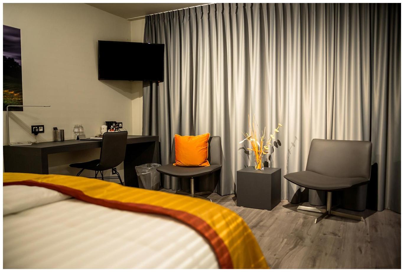 Deluxe King Room - Photo 3