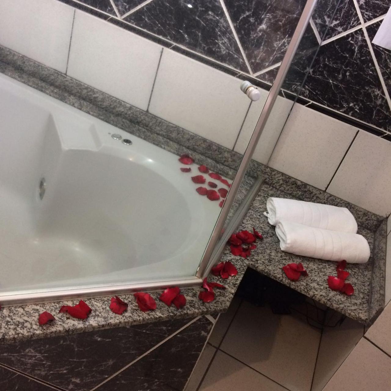 Suite with Hot Tub