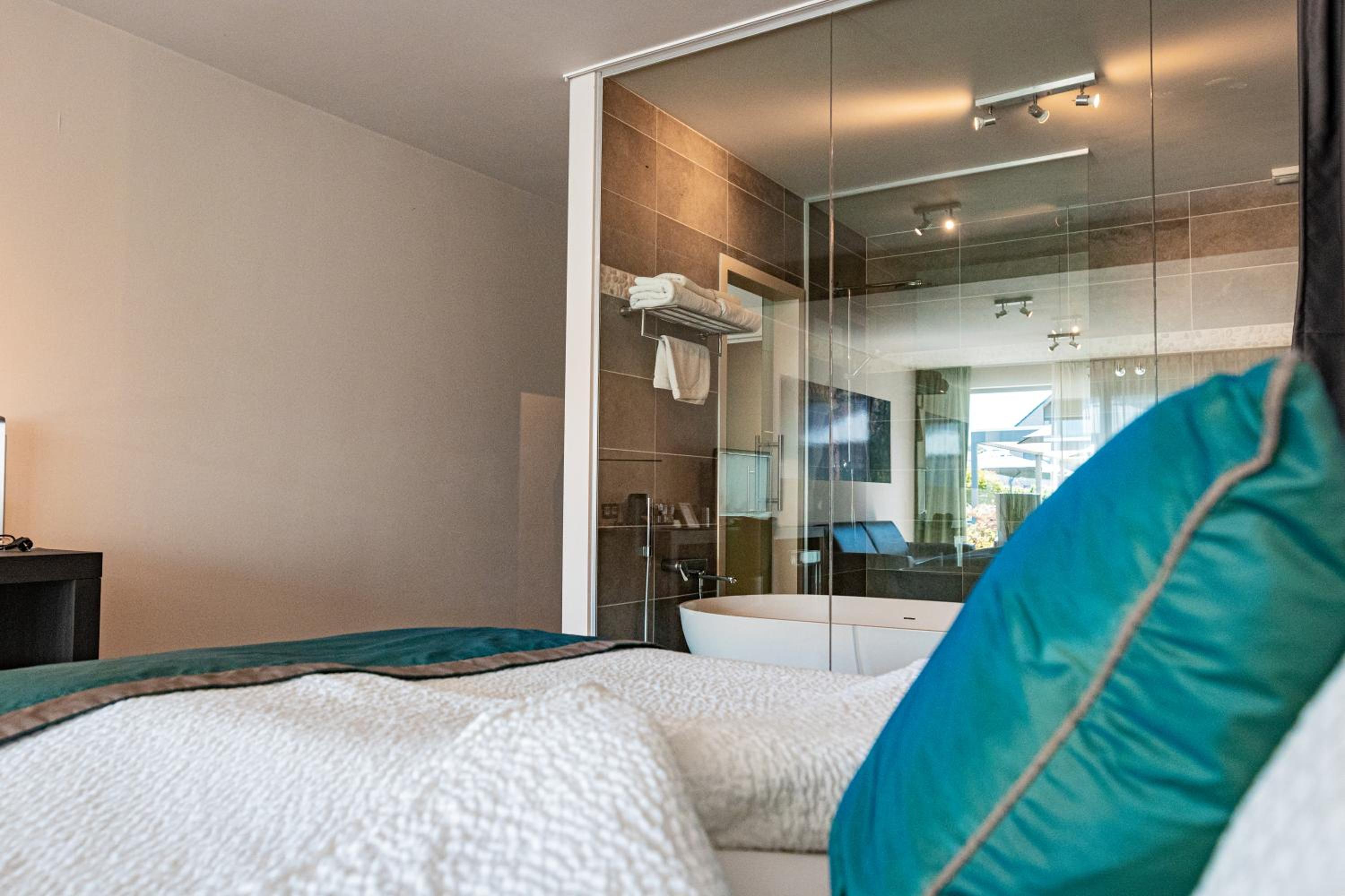 Superior King Room - Photo 5