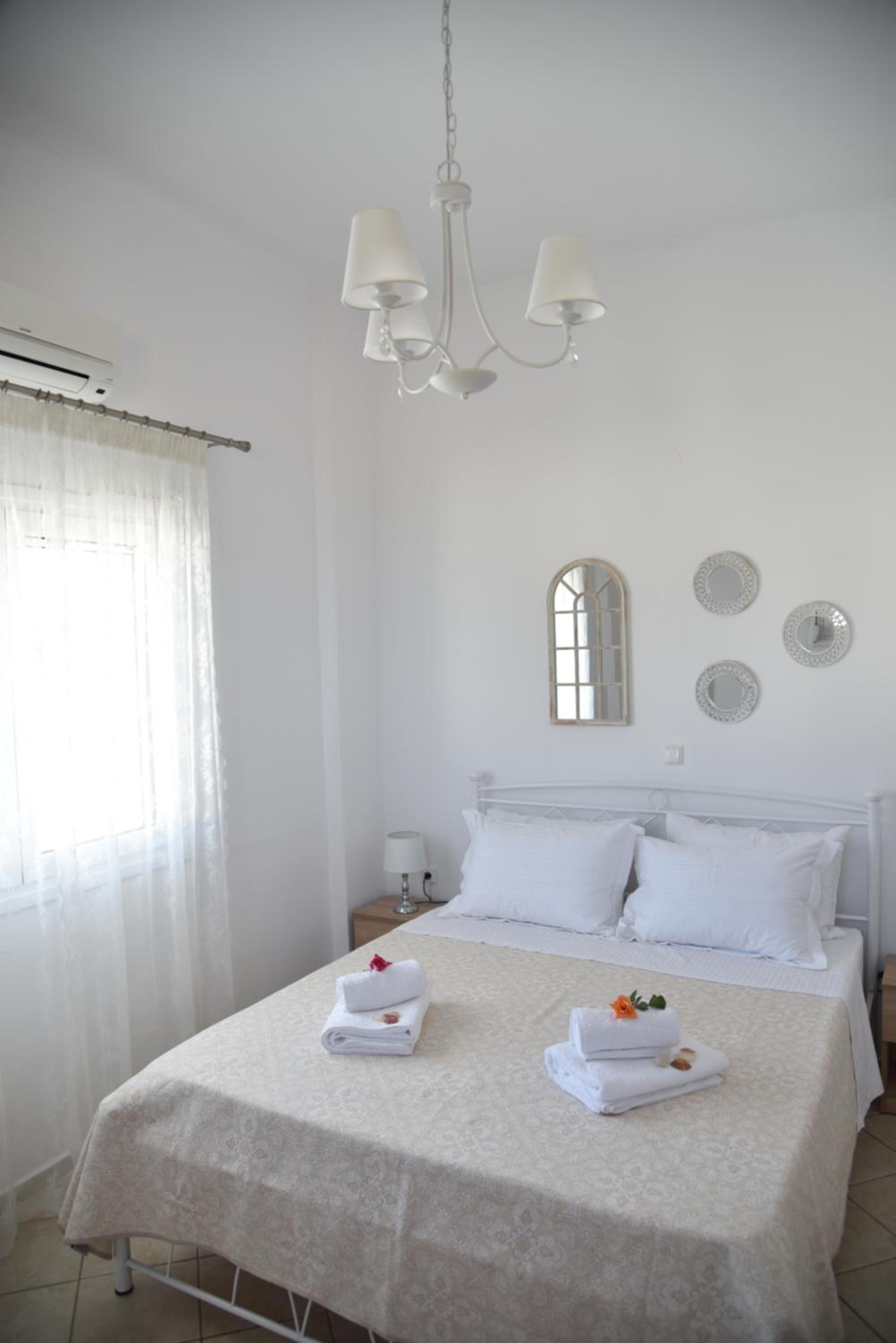 One-Bedroom House photo 1