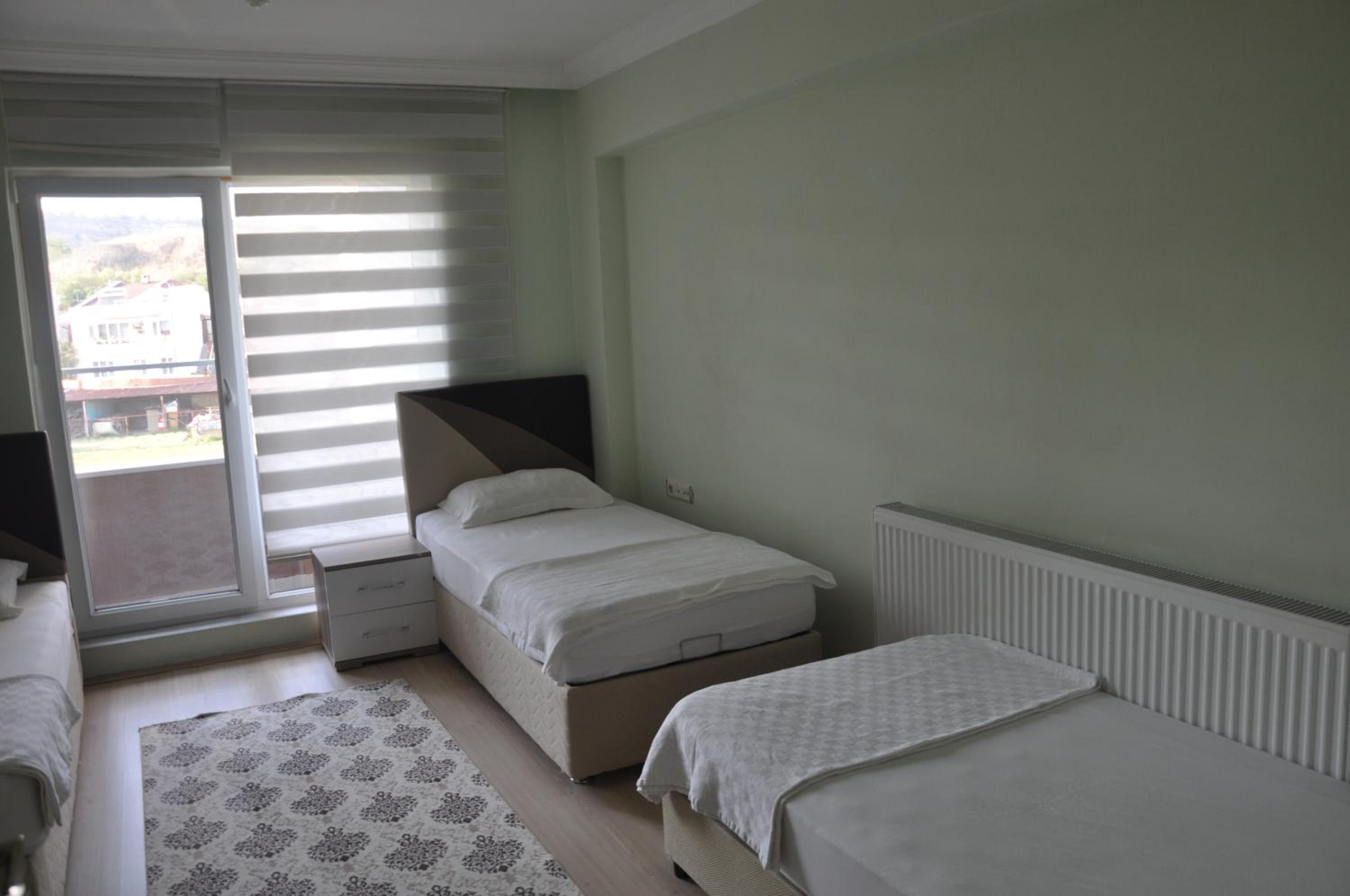 Apartment photo 2