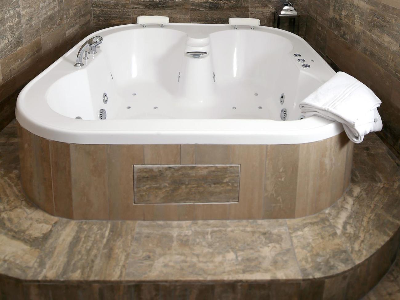 Suite with Spa Bath photo 2