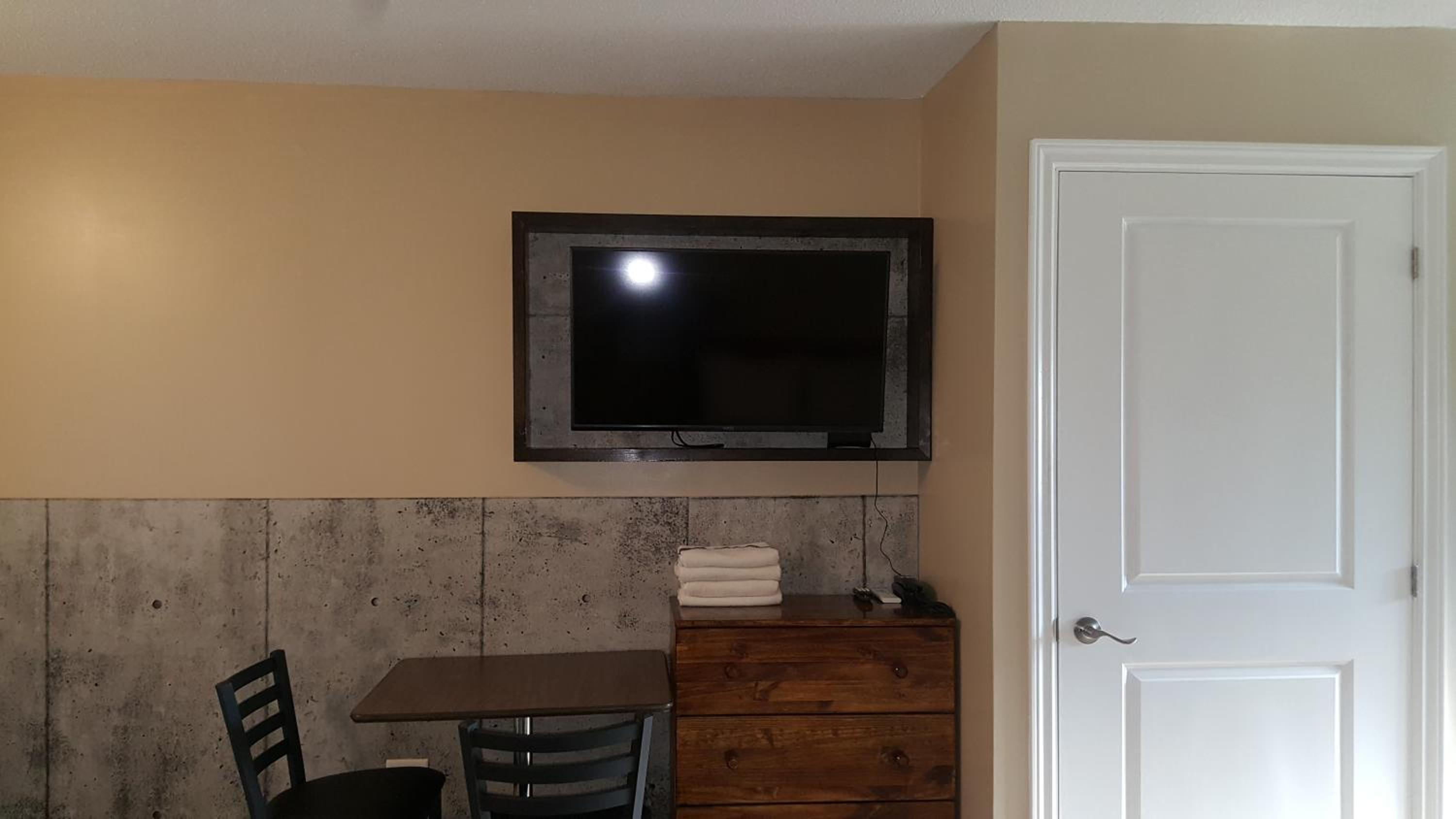 Queen Room with Two Queen Beds Room with Kitchenette