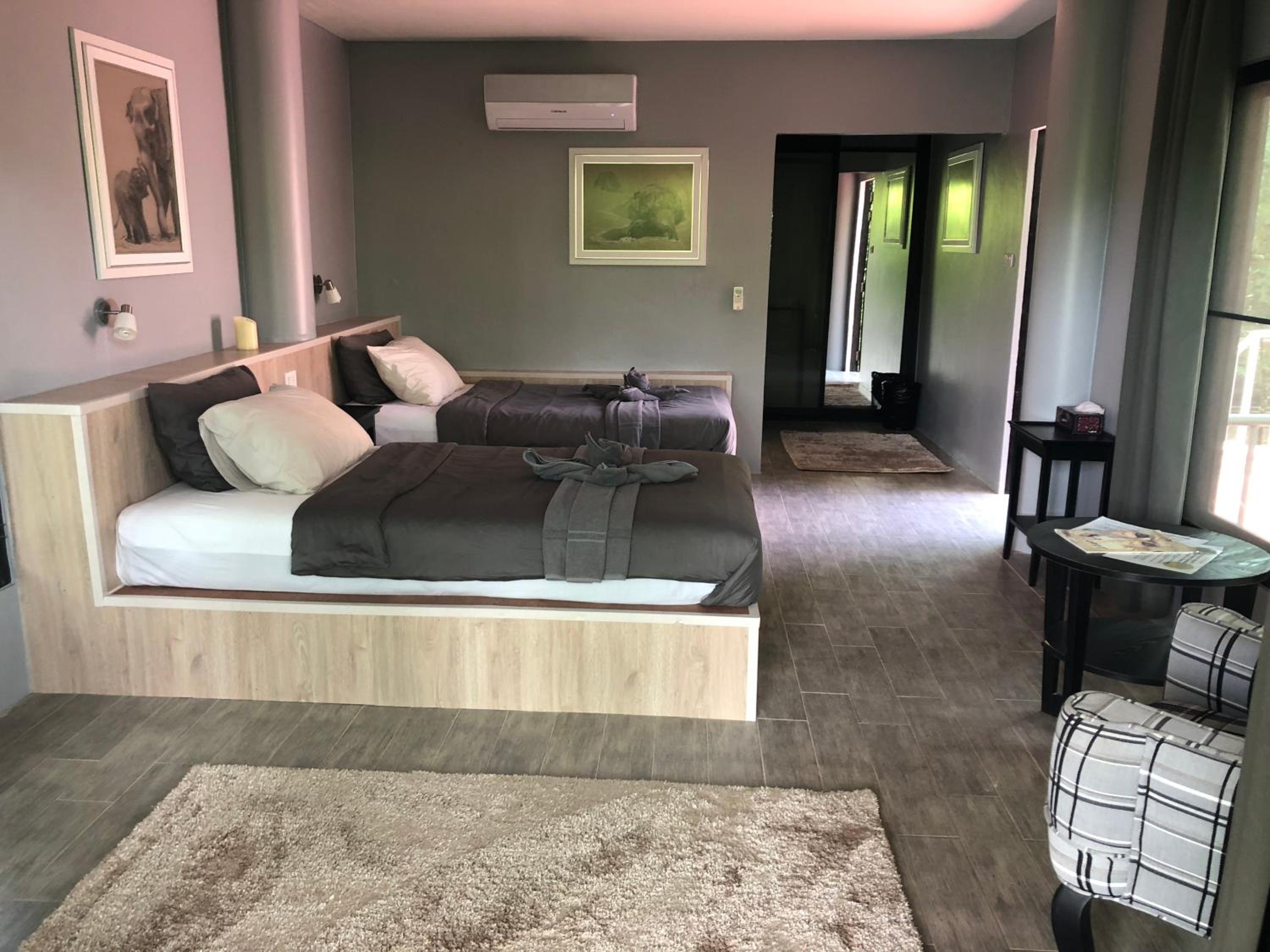 Twin Room with Garden View - Photo 11