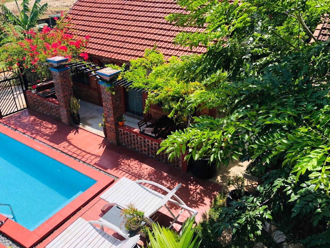 Twin Room with Pool View