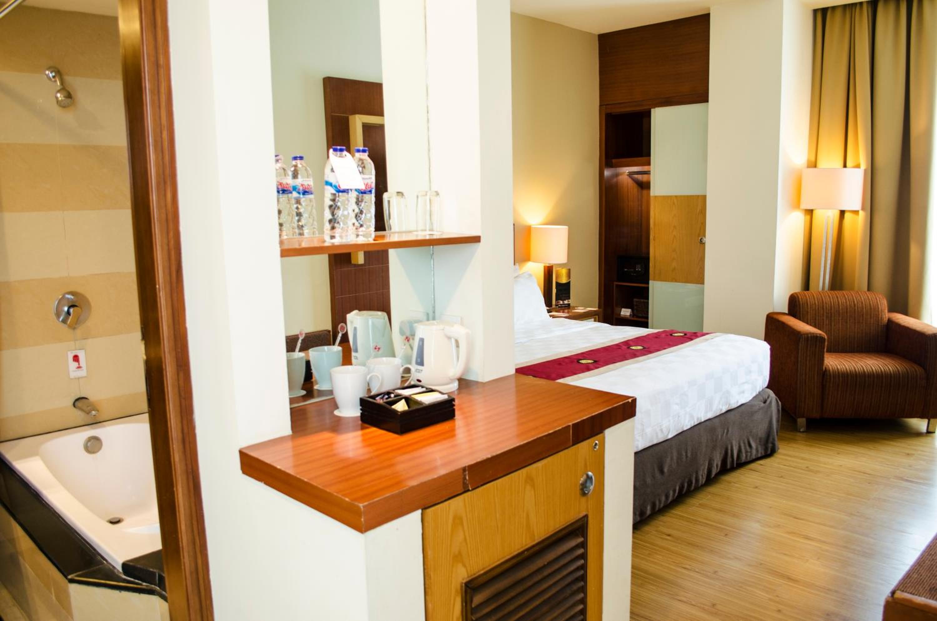 Superior Deluxe Double Room  - Photo 6